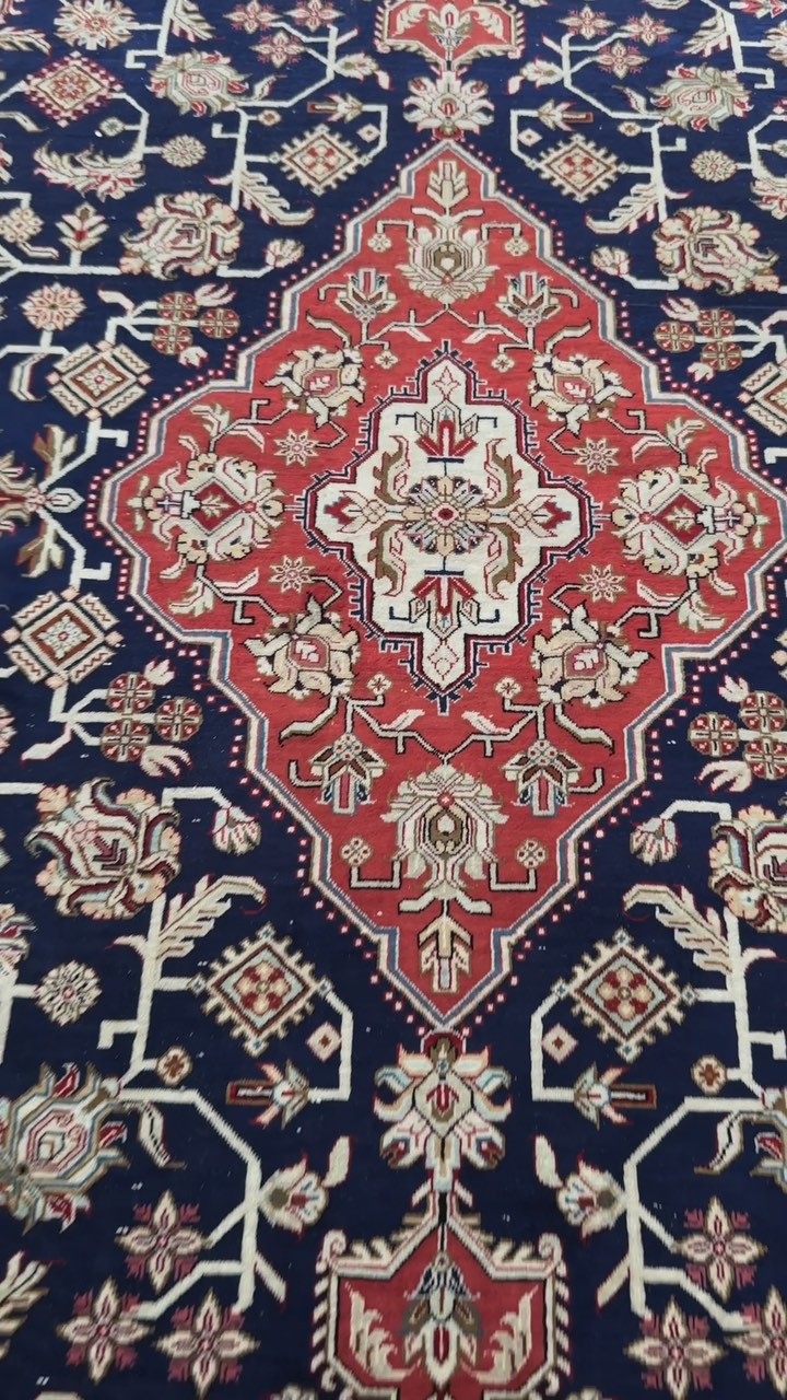 Ihr Teppich hat Beschädigungen ?
Wir reparieren in unserer Hauseigenen Werkstatt jeden Teppich. Alle Arbeiten werden fachgerecht und mit originalen Materialien durchgeführt.
📩 Für ein kostenloses Angebot benötigen wir das Maß von ihrem Teppich und ein Bild von der Beschädigung.
#teppich #dorsten #münster #recklinghausen #teppichreinigung #teppichreparatur #handart #wohnen #einrichtung #inneneinrichtung