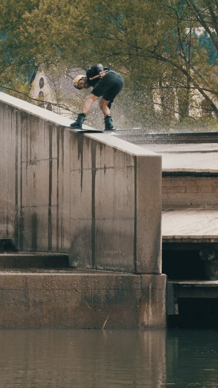 For those who haven’t heard yet - „Foama“ is nominated for Video of the Year 🔥 Just insane what @felixgeorgii @domhernler and the crew put together. Go to @thecablemag and cast your vote now!
•
•
•
#pulledbysculpture #videooftheyear #foamarmor