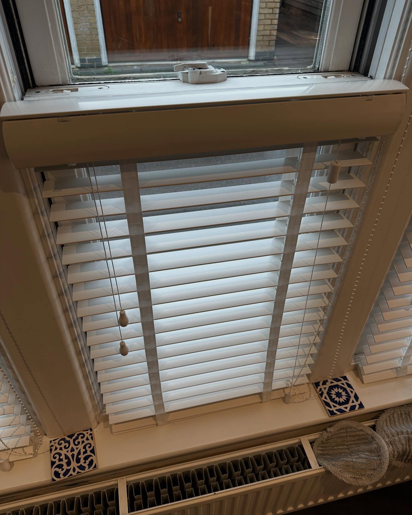 Transform your space with the timeless elegance of Venetian blinds with tapes! 🌟 Not only do they provide perfect light control and privacy, but the decorative tapes add a stylish touch to your windows. Whether you’re going for a modern or classic look, these blinds bring sophistication and function together. ✨ #HomeDecor #VenetianBlinds #InteriorDesign #WindowStyle #Elegance #LightControl #tapedblinds