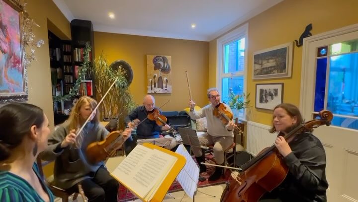 The countdown beginsโjust ONE WEEK until the first concert of 2025! ๐
Enjoy this beautiful excerpt from Amy Beachโs piece, along with a special invitation from the @fitzquartet and @noemiflute.๐ปโจ
๐๏ธ Donโt miss this unforgettable evening filled with exquisite music:
๐๏ธ 19 January
โฐ 6:00 PM
๐ @kingsplacelondon
๐ข Grab your tickets now and join us for an evening of musical magic -link in bio! ๐
#chambermusic #classic #londonmusic