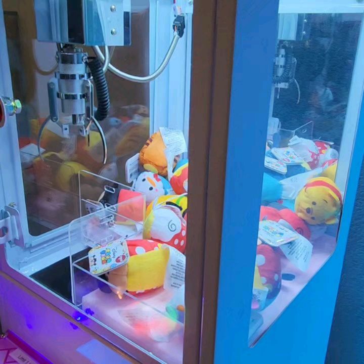 Had an amazing event with our local Tribe! 🎉 Our new claw machine add-on was a hit and made the experience unforgettable! Ready to transform your event? Visit www.pacificphotobooths.com for booking inquiries. DJ: @lightingthesoundpros #Snoqualmie #ClawMachine #PhotoBooth #SeattlePhotoBooth #pickeringbarn