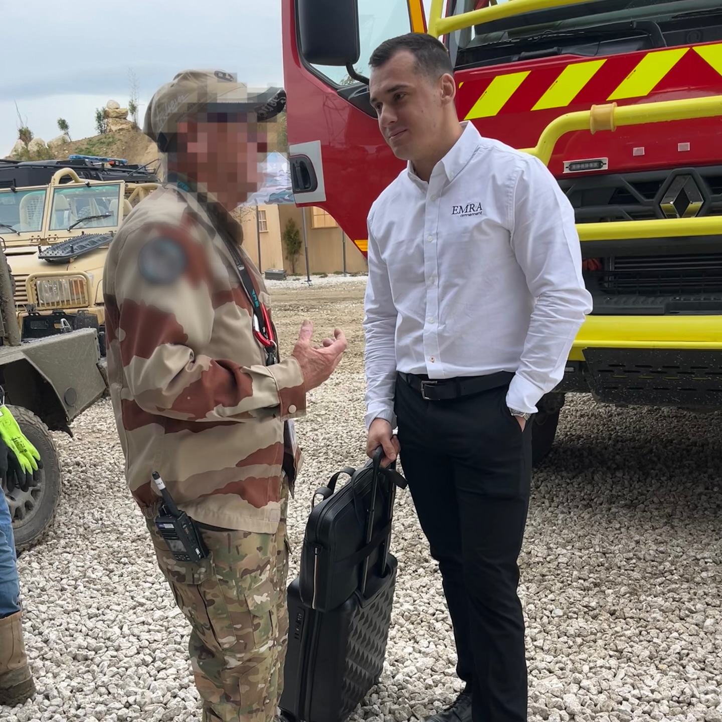 Échanger avec des experts en conduite tactique militaire, c’est essentiel pour mieux comprendre les besoins des opérateurs sur le terrain. Ces discussions nous permettent d’adapter et d’innover dans la conception de nos équipements de sécurité : protections anti-couteau, anti-coupure et solutions balistiques.
Chaque détail compte pour offrir des produits fiables et adaptés aux réalités opérationnelles. 🛡️
#forcesspeciales #emraarmement #tactique #balistique #anticouteau #tactique #police #gendarmerie #armee