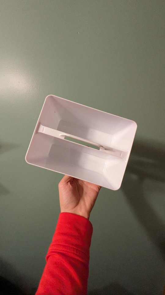 Contain them! And then 🗑️ and sort them-- I used a container within a container, because the basket is super cute and kept out on the counter but it needed more sections!
#paperclutter #tidytuesday #tidy #organizingtips #organization