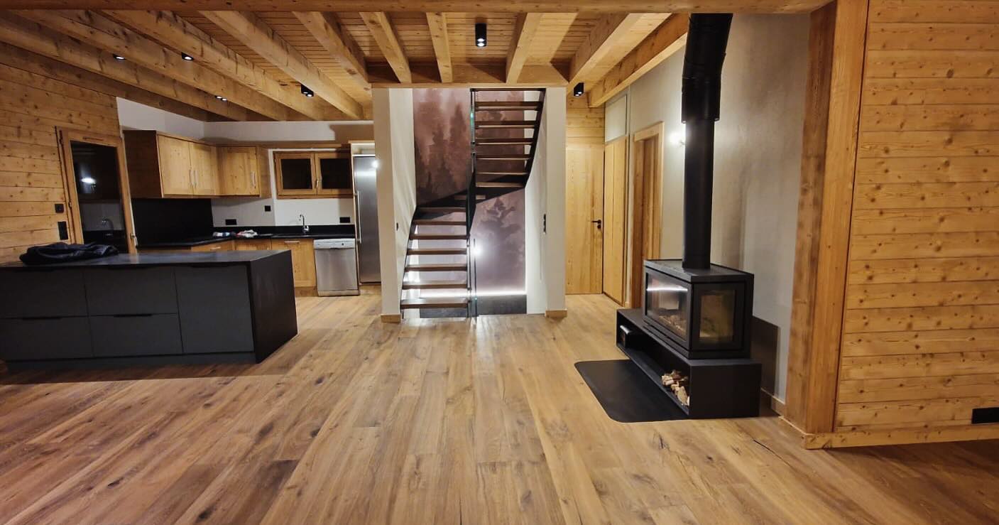 Chalet F - séjour 🛋️ 👨🍳
.
.
.
#saintgervaislesbains #megeve #paysdumontblanc #prazsurarly #valdarly #montblanc #moutains #maitredoeuvre #suividechantier #chantierencours #appartement #montagne #entrepreneur #frenchalps #chantier #wood #interiordesign #chantierencours #renovation #suividechantier #style #conception #amenagementinterieur #projet #travaux #alpinterieur #bois #btp #realisation #chalet #renovationchalet
Bertrand DESMONS 📲+33 (0)6 24 22 25 79 💻contact.alp.interieur@gmail.com