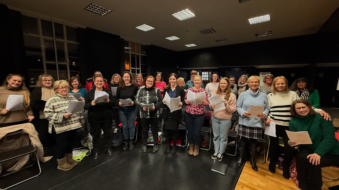 We had a fantastic choir session tonight! Our ladies sounded amazing, and we’re so excited to welcome our wonderful new members to the group. Singing together is such a joyful experience, and we’d love for you to join us too! Learn more about our choir at www.ChoirInTheShire.com
Love life, love singing! 🙂
#shrewsbury #shropshire #shroparts #choir #sing