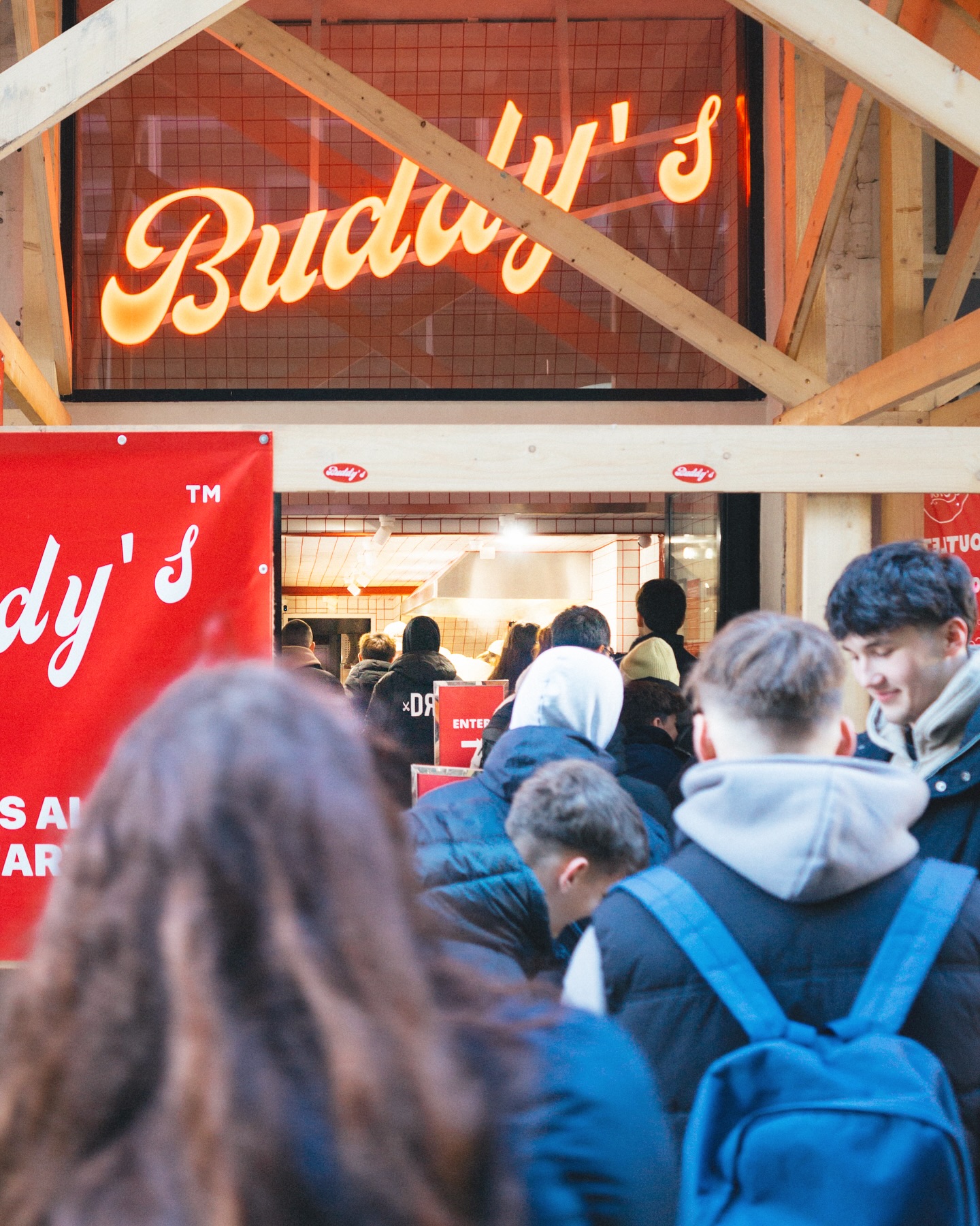 Just another Saturday where hundreds of people are lining up to enjoy Buddy’s Burger