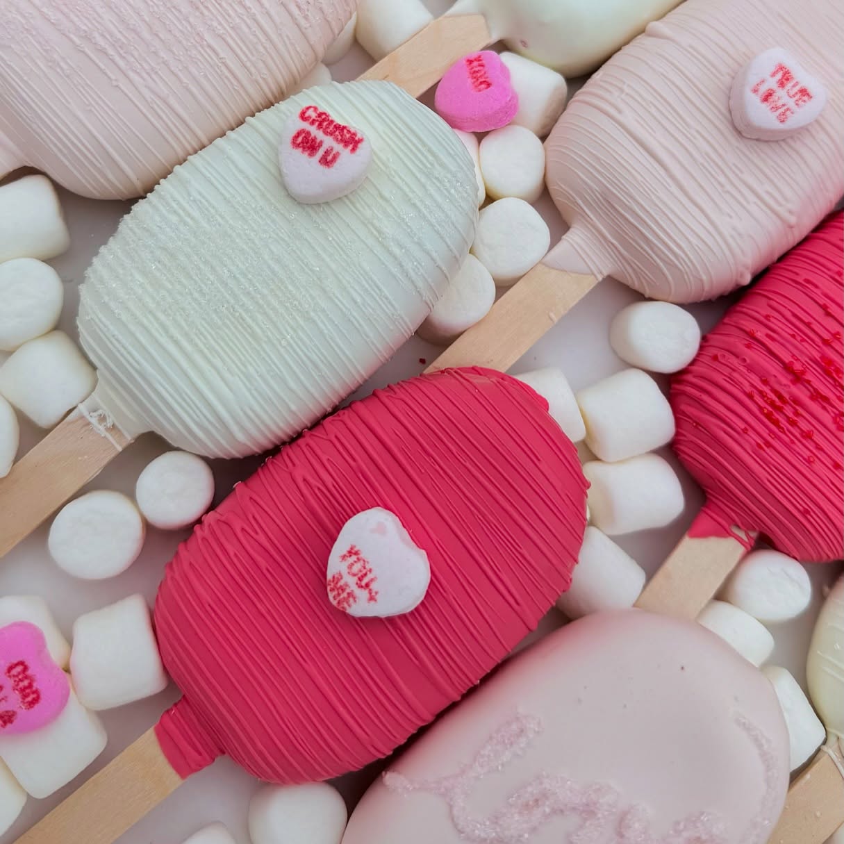 You’re gonna wait last minute to order? … Don’t be that guy (or girl). 🤦🏽♀️
Make Valentines Day extra sweet with delicious savings! $5 OFF $25+ when you order before 1/31! 💗Order on my website!
•
•
#valentinesday #explorepage #share #nj #njdesserts #relationship #love #baking #njbaker #monmouthcounty #oceancounty #southjersey #centraljersey #northjersey #desserts #valentinesdaytreats