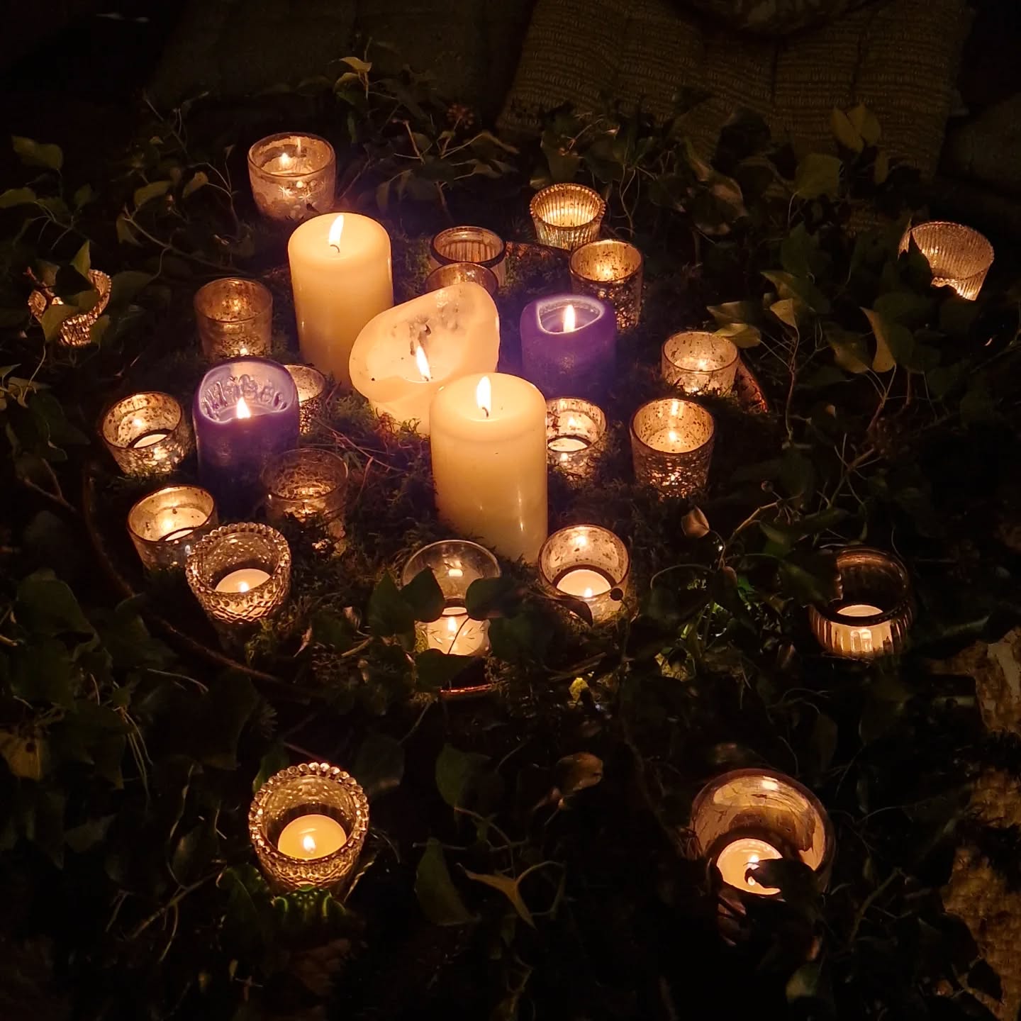 This new moon in Aquarius today, and throughout this week, invites us to consider our friendships however they may look. It's an optimal time to cultivate deep and meaningful connections and to consider changing how we define our social connections.
I have found a little tribe of women from all sorts of backgrounds and ages. The newcomers and the regulars are kindred spirits, coming together. It's such a beautiful space.
I was going to post about health and wellbeing but last night's circle was so magical and so well timed given the planetary aspects, it was too good an opportunity to pass up.
So, here is an excerpt from my post from my personal Instagram account:
"I forget what it's like to have women around you in your life until I arrive at circle and remember.
The smell instantly brings me home, the Bay and Rosemary St Eval candles infusing the air and every corner of the room. It's why I've bought them for myself so I can create that female space for me at home.
There's always a void of female energy, that energy of nurture, care, compassion, and understanding that I sorely miss and lack. But when I arrive and flop onto the sofa or a chair at Emma's, herbal brew in hand, sipping and staring into the fire, I feel held - it's just like a huge collective hug. Old faces, new faces, it doesn't matter. There's something really primitive and ancient in women coming together and being there for one another.
I enter with my edges sharpened and leave with soft smudges. I go back out into the world feeling softer but also stronger. It's alchemy."
#womenscircle @thewildcirclespace
#newmoon #Aquarius #health #wellbeing