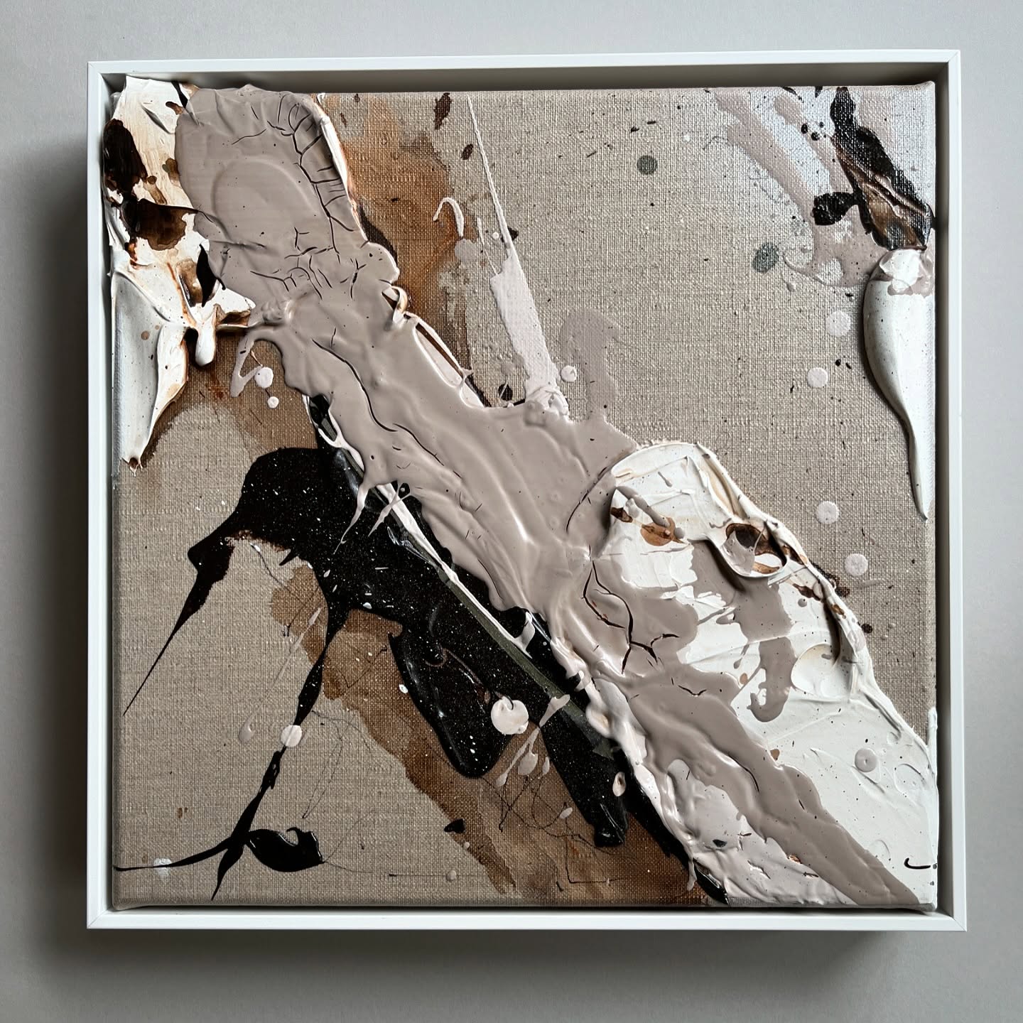 ABSTRACT ART Acryl auf Leinwand 40 x 40 x 5 cm | available
Signiert auf der Rückseite.
#kunstvonangelinanedorost #nedorostangelina #angelina.nedorost.art #artworks #artwork #kunst #art #abstractart #abstractartist #munich #grünwald #artforsale
@nedorostangelina @angelina.nedorost.art