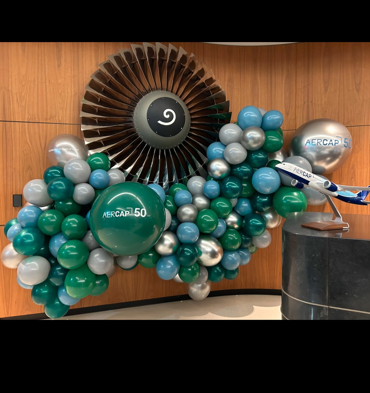 Flying high with @bespokeballoons.ie ✈️