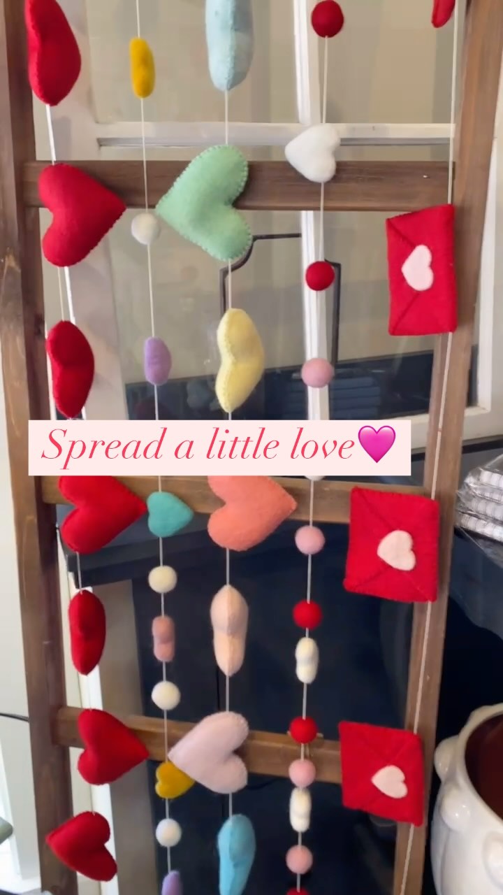 Christmas has been cleared, everything‘s been counted, the store has been cleaned and refreshed… And you know what time it is… It’s time to spread some love…
#valentinesdaydecor
#shoplocal
#thenestonmainbelair