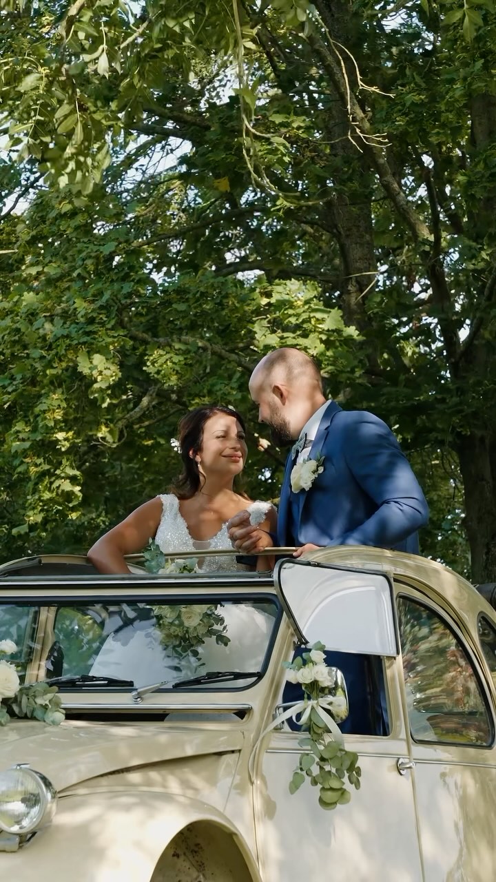 T’as pas d’idée de lieu pour ta séance photo/vidéo de couple ?
C’est pas grave, crois en mon expérience, un champs, un jardin publique ou un étang du coin sera très bien 👌🏼
Le plus important, c’est la magie de l’instant, la complicité qui vous uni et l’amour que vous vous portez !
Ces instants en famille ou à deux, à la fois simples et authentiques, racontent très bien votre belle histoire d’amour 🎥💕
#wedding #weddingdress #weddingday #weddingphotography #mariage #videodemariage