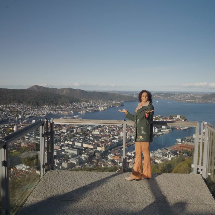 Komende zondag de eerste aflevering van CruiseLife, 17:00 uur RTL4. Hierin maakt Chimène van Oosterhout een cruise van Rotterdam naar Noorwegen. Deze productie kwam tot stand samen met MediaBroers en wordt mogelijk gemaakt door Holland America Line. #rtl4 #cruise #cruiselife