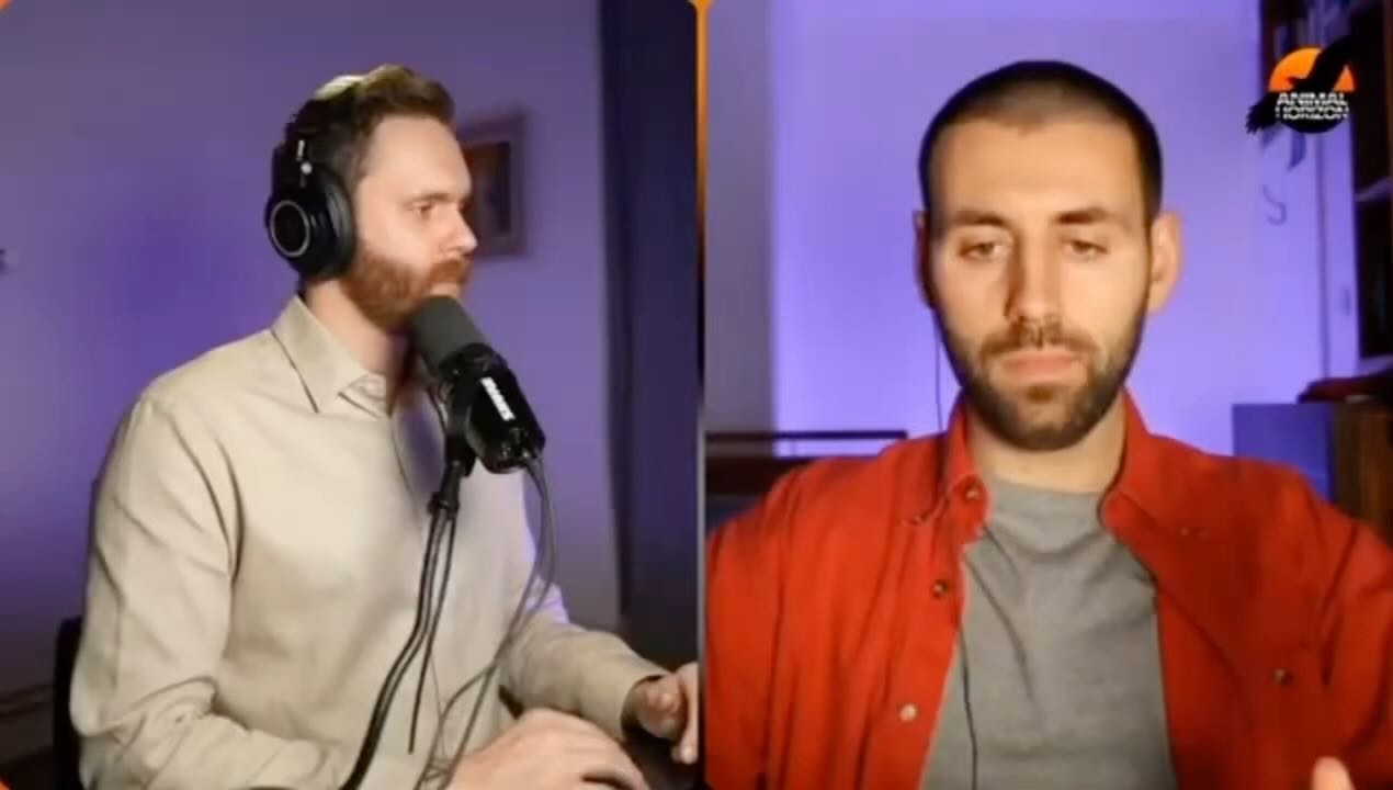 🚨Please help us spread the word by sharing this story. We need all the help we can get to save these innocent animals and ensure the laws are enforced in Spain and worldwide and animals are protected from abusers.
Thanks to fantastic animal rights activist @davidramms for helping us and for giving a voice to these cows.🙏💚
Check the full story at @lamanadacantabra and help the sanctuary and their animals as much as you can.🐮♥️
🚨🇪🇸 Por favor, ayúdanos a difundir este mensaje compartiendo esta historia. Necesitamos toda la ayuda posible para salvar a estos animales inocentes, garantizar que las leyes se apliquen en España y en todo el mundo, y proteger a los animales de maltratadores.
Gracias a @davidramms increíble activista por los derechos de los animales, or ayudarnos y por dar voz a estas vacas.🙏💚
Consulta la historia completa en @lamanadacantabra y ayuda al santuario y a sus animales tanto como puedas.🐮♥️
#estasvacasnosetocan #justice #animalrights #lamanadacantabra #cantabria #spain #animalsanctuary #santuarioanimal #animalhorizon