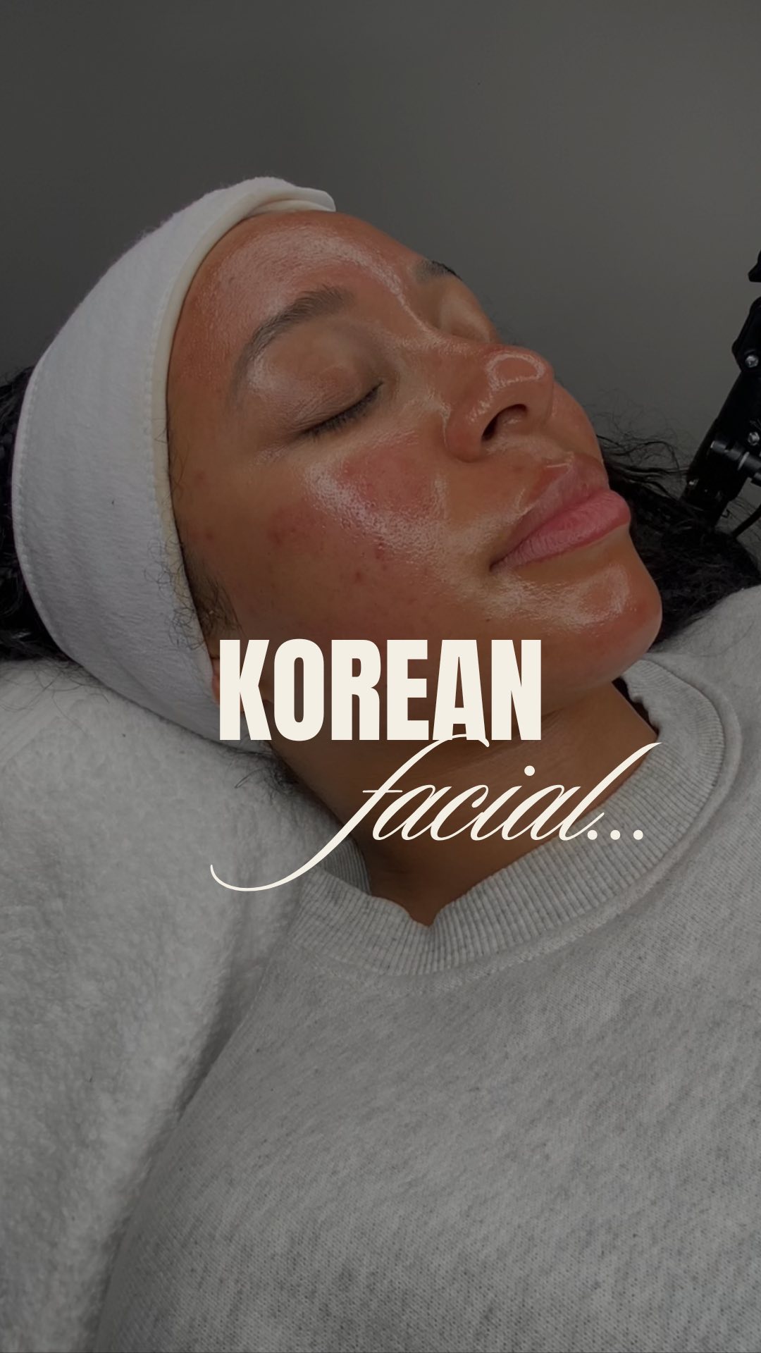 🚨 NEW TREATMENT ALERT! 🚨
Korean Facial: voor ultieme hydratatie en glow!
Op zoek naar een huid die straalt van frisheid en perfect gehydrateerd aanvoelt? Onze nieuwste Korean Facial is speciaal ontworpen voor een stralende, gezonde huid!
✔️ Diepe hydratatie voor een gezonde glow
✔️ Frisse en gladde huidtextuur
✔️ Kalmerend en revitaliserend effect
Deze luxe behandeling is perfect als je jouw huid wilt verwennen en versterken. Ideaal na de feestdagen of gewoon omdat je het verdient. ✨
Boek nu jouw Korean Facial en geef je huid de boost die het nodig heeft!
Stuur ons een bericht met “INFO” voor meer details of om direct te boeken.
- Alles wat je nodig hebt, vind je via de 🔗 in onze bio.
Boek online een afspraak: www.thehagueclinic.nl
📞 Bel: 085 060 74 77
📧 E-mail: info@thehagueclinic.nl
LIKE, SAVE & FOLLOW als jij klaar bent voor jouw huidtransformatie.
🤍 @thehagueclinic