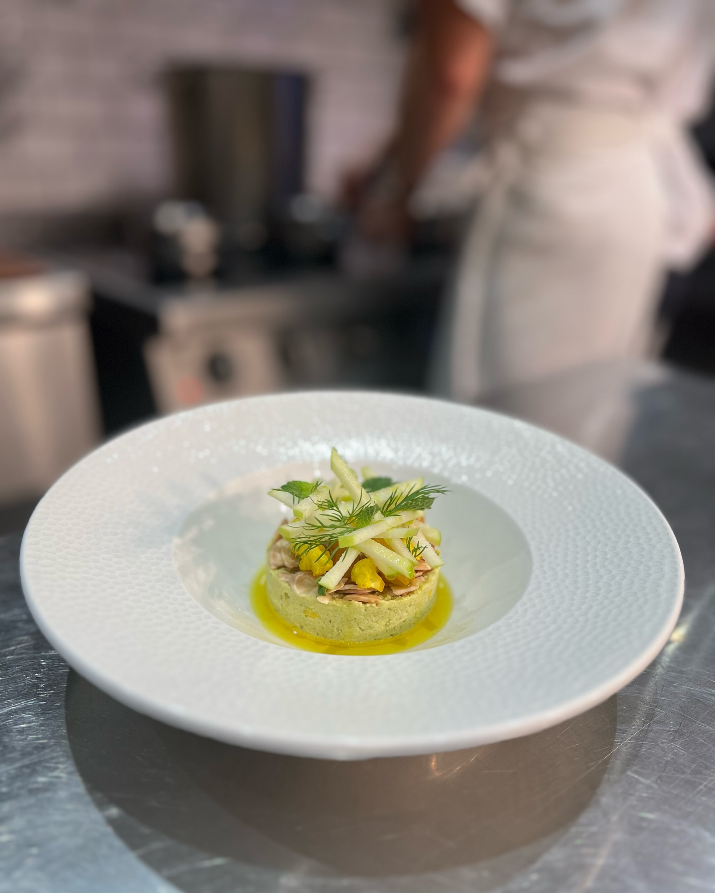 Curried Cauliflower & Toasted Almonds 🌿
cauliflower couscous, pickled golden raisins, Granny Smith apple, cashew mayonnaise
#january #menu #restaurant #village #hildersham #cambridge #chef #kitchen #dish #pass #wintermenu