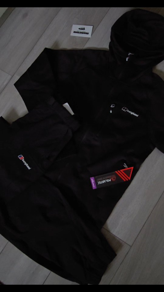 Berghaus Polartec Tracksuit ❄️
What a set this one is, The classic berghaus cargos paired with the polartec jacket suits for anyone looking to level up their outfits!
We have you covered with this one...Check the website to order 🌐
#berghaus #activewear #polartec #nike
#underrrp #tracksuit #95s