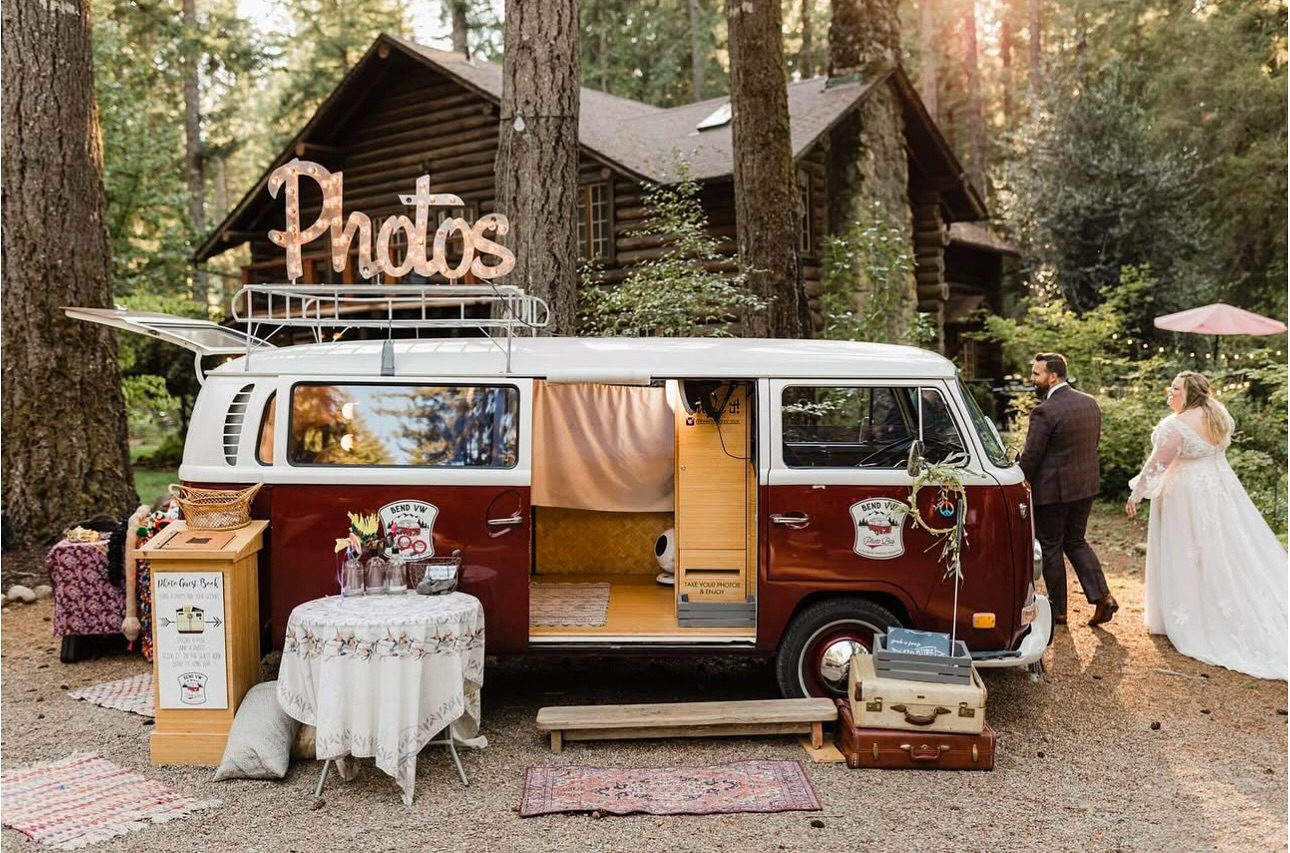 Beautiful wedding at Loloma Lodge!
.
⛪️: @lolomalodge
📸: @gallivanphoto
.
.
.
.
.
#ruby1971 #centraloregon #centraloregonstrong #centraloregonweddingassociation #centraloregonlife #oregon #pnw #pnwonderland #bendvwphotobus #bend #bendoregon #bendoregonlife #bendor #bendoregonweddings #bendweddings #oregonwedding #oregonweddings #party #centraloregonliving #oregonbride #oregonbridemag #oregonbrides #oregonbridemagazine #theknot #theknotweddings #summervibes #fallinlove #love #dreamwedding