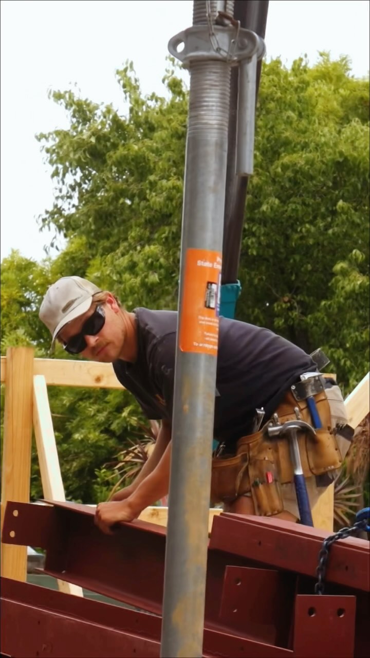 January is in full swing and our team are well underway completing one of our ongoing renovations 🔨
The installation of steel frames for this reimagined balcony is coming together nicely & on schedule for completion in the coming months 🧱
If you want to bring your dream renovation to life, we are here to help!
Give us a call, email or dm & we are more than happy to chat to better understand your project 📞