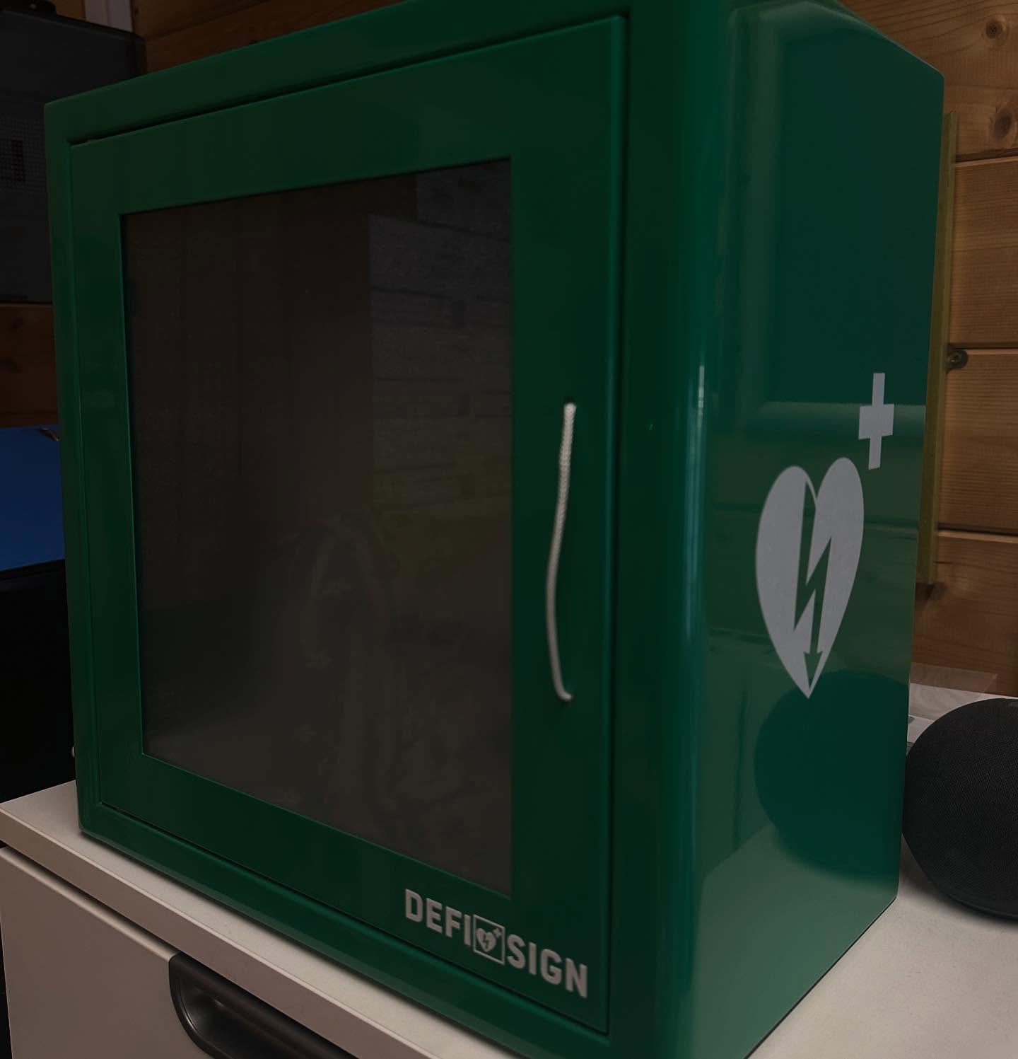 Here at Hazelwood we are pleased to inform everyone we now have a defibrillator on site !!!
All staff are fully trained in the unfortunate case that it would need to be used.
We do our best to try make everyone feel as safe as possible at Hazelwood !!! #hazelwoodstudentvillage #dcu #studentlife