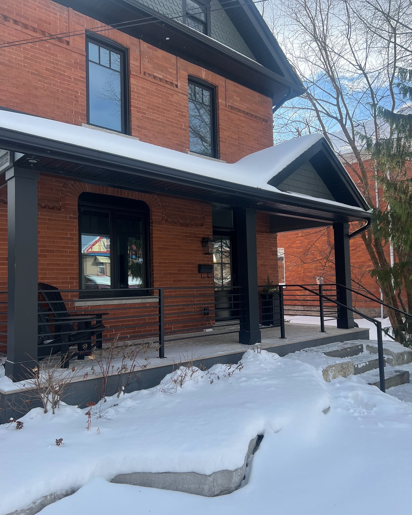 Black railings on red brick backdrop. What a combo!