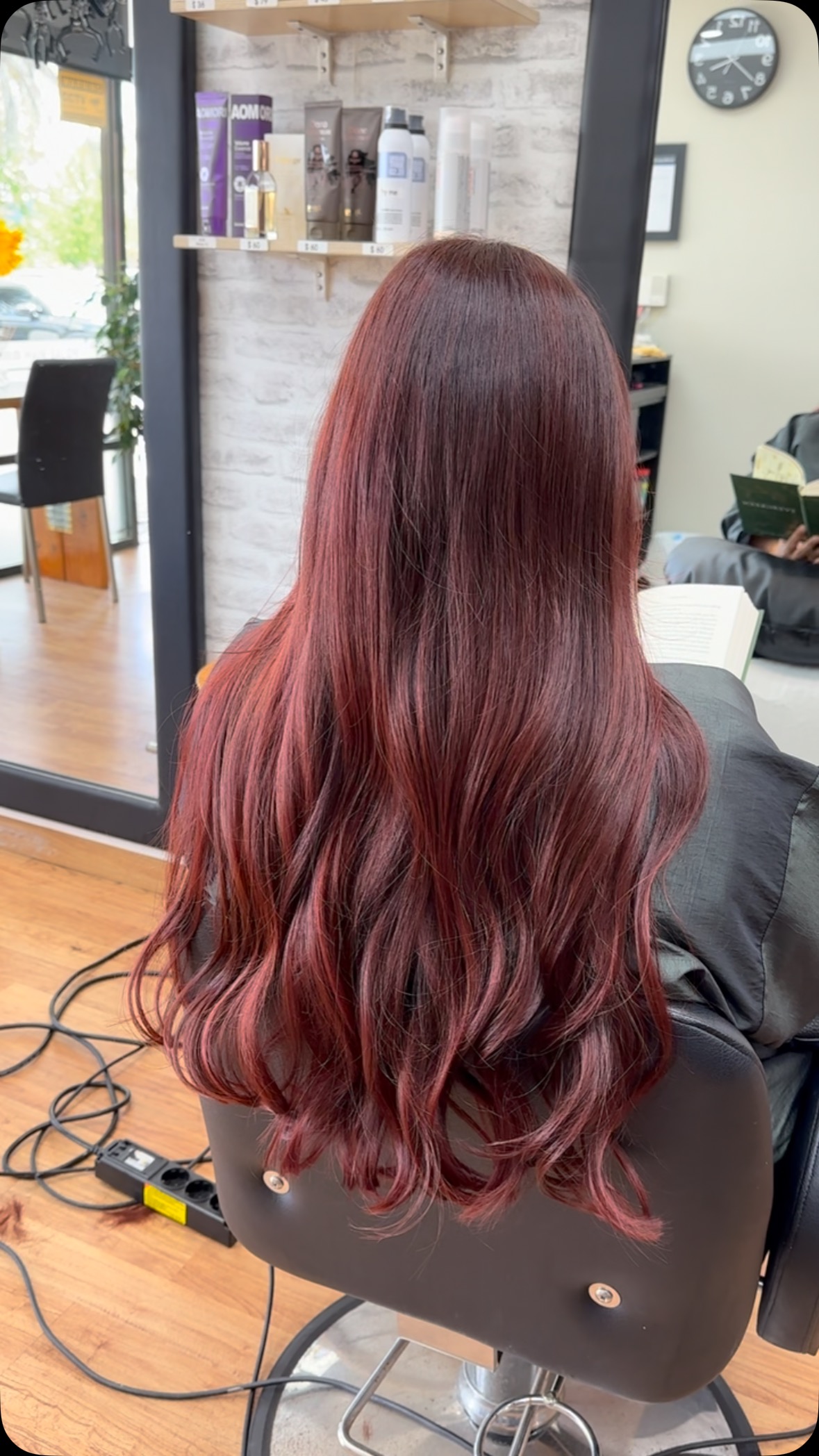 Rose brown balayage (without bleach)🥀
#shilohair#rosebrown#redbrownhair
#balayage#haircolor#hairstyle#nzhair
#aucklandsalon#koreanhairdresser
#오클랜드#오클랜드미용실#뉴질랜드#로즈브라운
#레드염색#발리아쥬