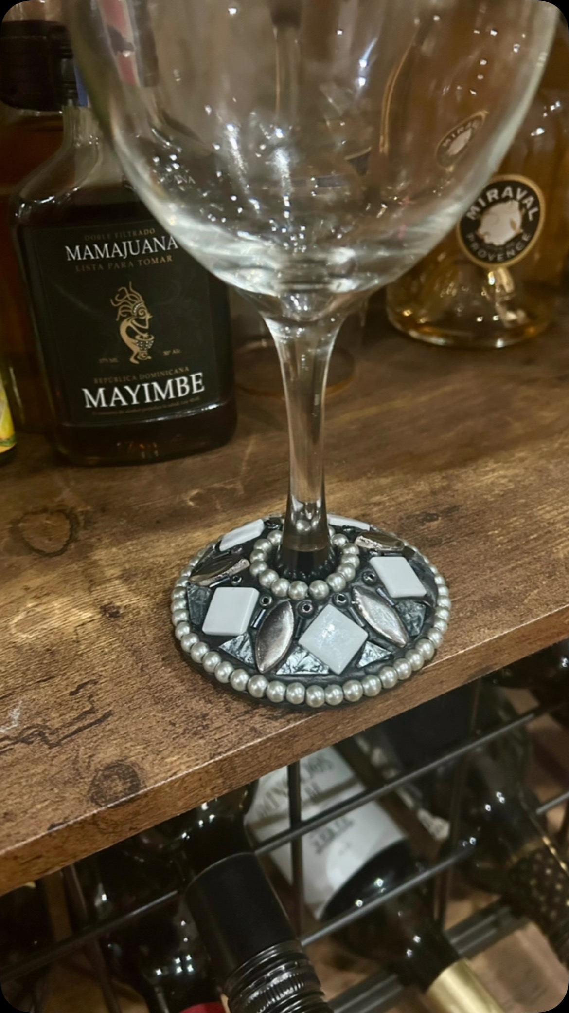 Why not “Wine” in style at my next workshop! 🍷☺️
Ill be hosting a Mosaic Wine Glass Workshop @minthillarts @minthillartsclasses soon.
Two workshops available:
February 1st from 3:30pm-5:30pm and February 14th from 5:30-7:30 pm
Register soon seats are filling up fast!💨
In Mint Hill NC 🥰
#mosaicos #mosaicworkshops #mosaicoclasico #charlotteartwork #guildofcharlotteartists #charlotteartleague #mosaicosdecorativos #charlotteartcollective #minthillncevents #minthillevents #wineglassdecorating #wineglassart #mosaicsbymima #mosaicfriends #learnmosaicart