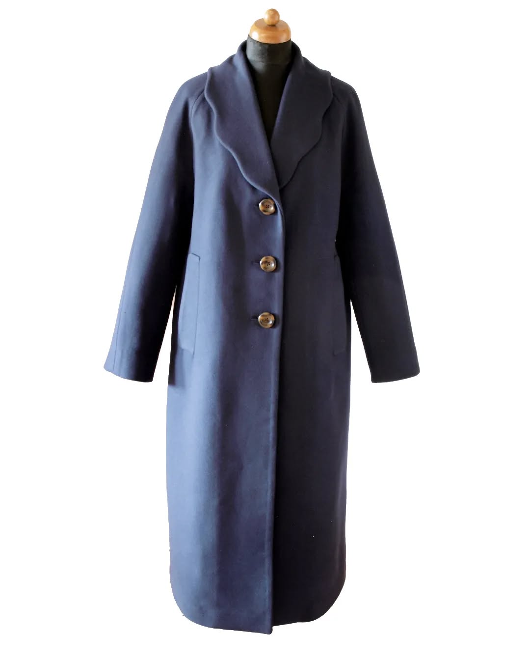 New woollen one of a kind overcoat with wavy shaped lapels is ready for You in our studio. Hours of traditional tailoring have created this timeless piece which could become Your great friend for winter days.
You can check more information on our website:
https://www.klarazidkova.cz/product-page/handmade-tailored-woollen-overcoat-with-a-wavy-shaped-lapel
#wavyshapedlapel #newfriend #classicaltechniques #timelesselegance #craftmanship #blueisthewarmestcolor #woollencoat #madeinbrno #klarazidkova