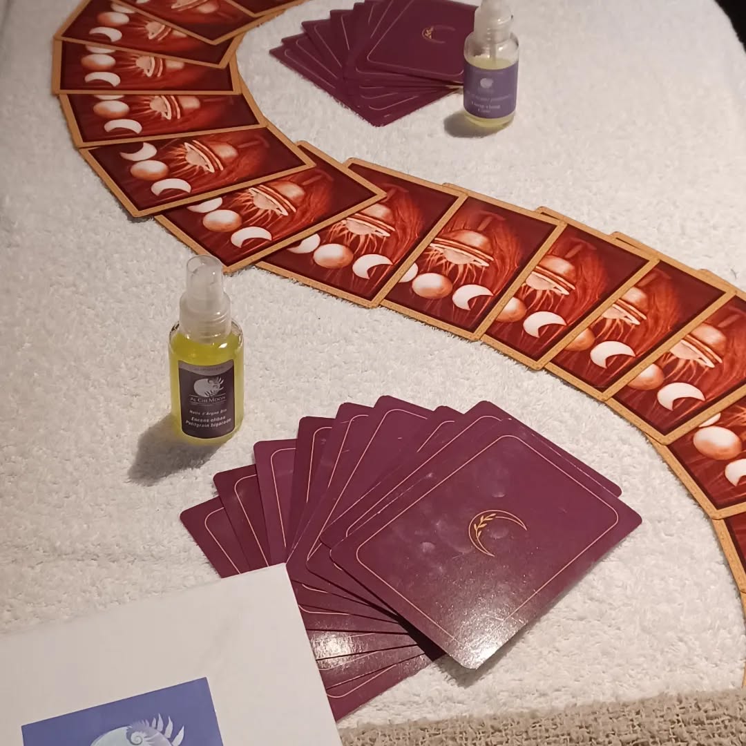 La voie des Myrrophores...
Soin canalisé et personnalisé pour accéder à votre féminin sacré.
Le Soin Alchimoon
Alchimie des 4 Portes.
Chaque onction vient initier le passage.
La Myrrophore est la porteuse d' un message, d' une Divine Essence qui appliquée en onction suivant une onde de forme, va œuvrer et conscientiser chacune de ces portes.
Ce soin est un véritable rite de passage pour Renaître à cette nouvelle année mais aussi initier le changement dans sa vie et en soi quand on se sent bloqué dans une situation où son cheminement personnel.
Rdv par SMS : 0032496628485
Je suis également conceptrice, distributrice et formatrice, tu es intéressée? Contact@alchimoon.be
#myrrophores #soinenergetique #alchimoon #alchimie #femininsacre