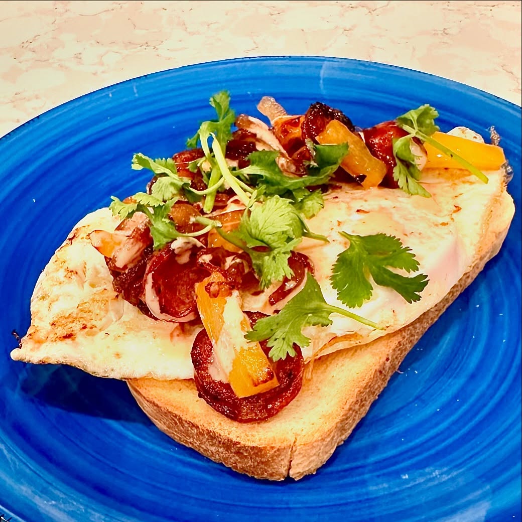 Starting the day right with this mouthwatering open-faced sandwich! 🍳 Freshly toasted bread topped with a perfectly fried egg, sautéed bell peppers and onions, and a sprinkle of fresh cilantro. Simple, delicious, and packed with flavor!
#BreakfastGoals #Foodie #HealthyEats #Yummy #Homemade #Delicious #FoodPhotography #Brunch #EggSandwich #culinarydelight #foodiegram #teamhappyfoodies #tasty #atthehungrykitchen