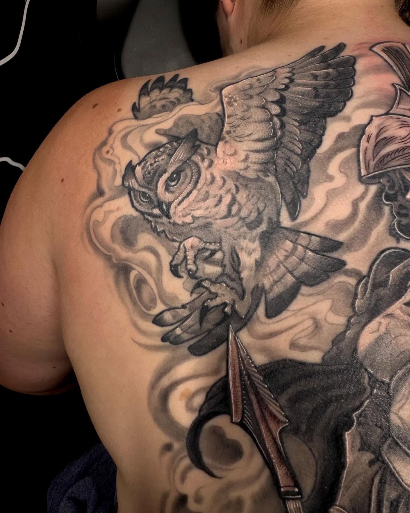 Her first big tattoo and she took it like a boss. Just some photos of this one since I still can’t figure out videos, I’m getting old ♥️ 😂
#denvertattoo #denverartist #tattoodesign #athena #colorado #backtattoo #owltattoo #coloradoartist #warrior