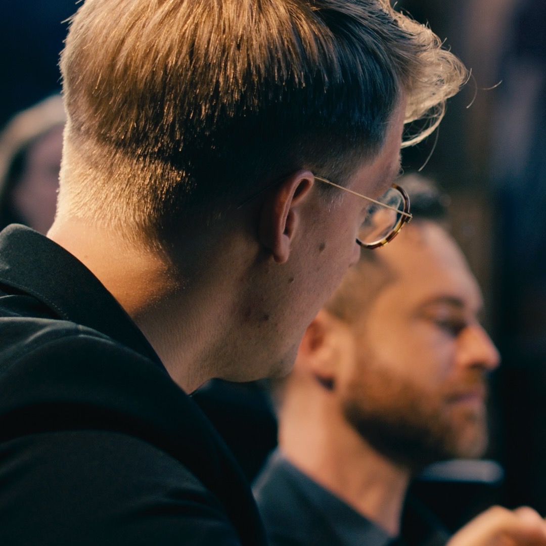 Christian Erbach (1570 - 1635) - Te Deum Patrem ingenitum
A8
German Polychoral Polyphony for Singers and Wind Instruments
27th August, 2024
Laus Polyphoniae
St. Joriskerk, Antwerpen
➡AUXantiqua
Jessica Jans, Soprano
Maria Deger, Soprano
Julian Romanowsky, Altus
Stefan Steinemann, Altus & Artistic Leader
Matthias Deger, Tenor
Richard Resch, Tenor
Jan Kuhar, Bass
Joel Frederiksen, Bass
➡I Fedeli
Josué Meléndez-Peláez, Cornetto
Catherine Motuz, Trombone
Simen van Mechelen, Trombone
Maximilien Brisson, Trombone
Anaïs Chen, Violin
Hille Perl, Viola da Gamba
Caroline Ritchie, Viola da Gamba
Rüdiger Kurz, Violone
Umberto Kostanić, Organ
Produced by @mudi_productions
@_mariadeger
@richard_resch_tenor
@degermatthias
@joelfrederiksen7955
@julianromanowsky
@catherinemotuz1
@hilleperl
@anais.chen5
@ruedikurz
@umbertokostanic
@amuzantwerpen
#lauspolyphoniae #auxantiqua #ifedeli #A8 #antwerp #earlymusic #altemusik #oudemuziek #musicaantiqua #polyphonie #amuz #highwaytoheaven #stuttgart #augsburg #münchen #orlandodilasso #amuzantwerpen #christianerbach #choir #choirmusic #music #renaissance