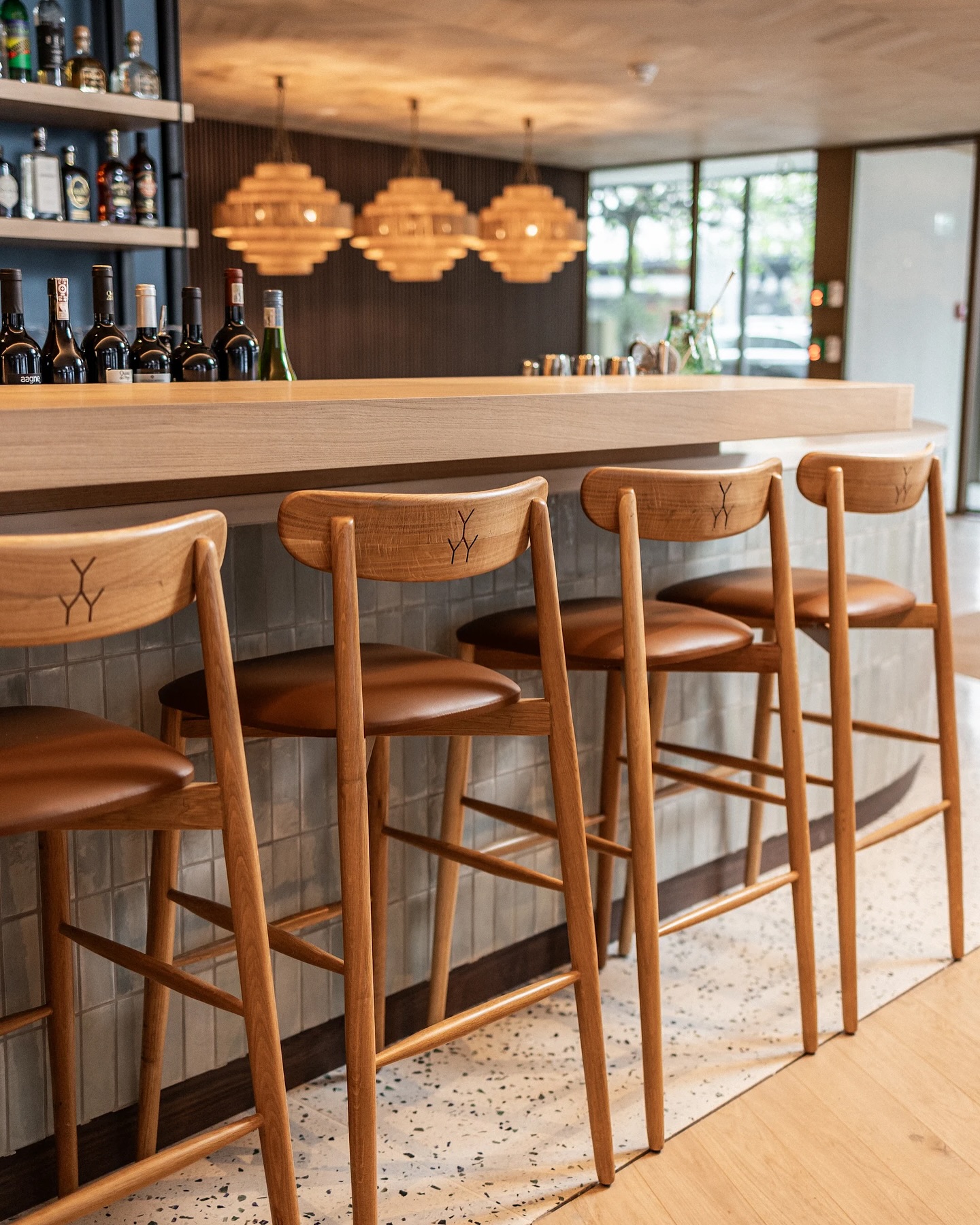 Have you joined us in our cozy lobby yet for an afternoon cake, tea and/or glass of wine? 😋