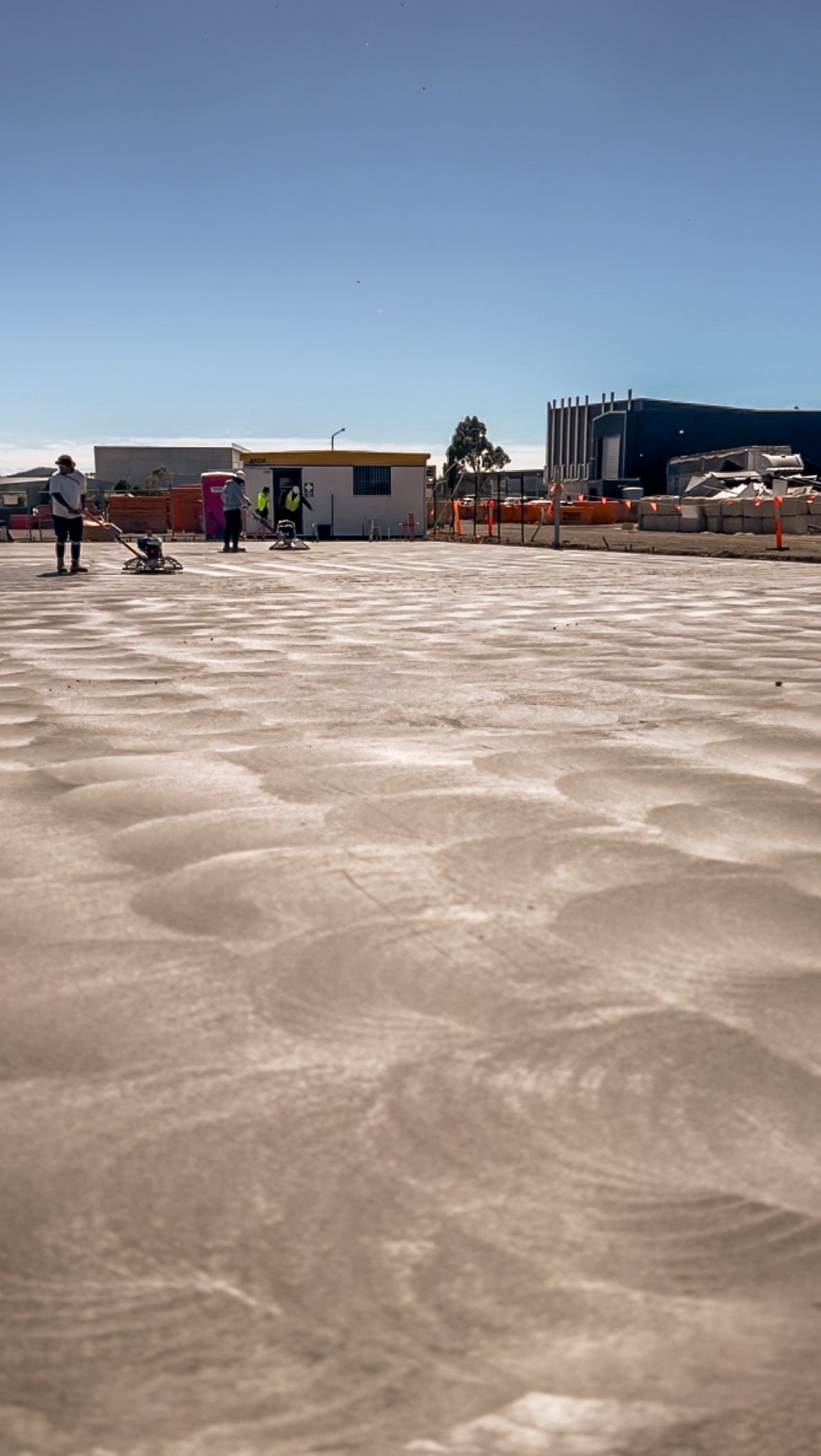 The boys backing it up with a couple huge back to back pours this week. Been a challenging and physically demanding week to get these pours in but hats off to all involved. Smashed it out 💪🏽