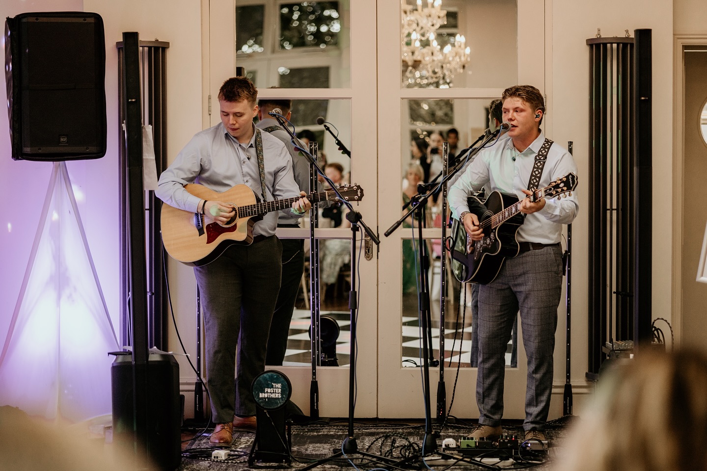 Throwback to last summer when we played this fantastic wedding at @shottlehall 🍻😍
•
Only a handful of key dates left available for 2025, so make sure to enquire now to get us secured for your big day! 🥳
•
•
•
📸 @leafehayes_photography