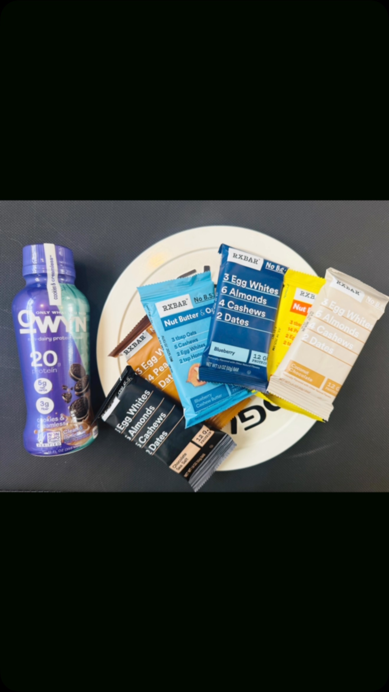 You guys are absolutley dominating the new fueling station so here's a few more additions for you! @rxbar are super clean, no BS delicous bars with 12 grams of protein. Another shake option by @liveowyn (only what you need) non-dairy, plant based cookies and cream, sweetened only with monk fruit and 20 grams of protein 🙌💯
More protein crunch and quest chip varieties coming next week too. Lift. Eat. Repeat!
#catskills #gym #workout #thestudioupstate #isweatupstate #personaltraining #upstate #protein #lift #eat