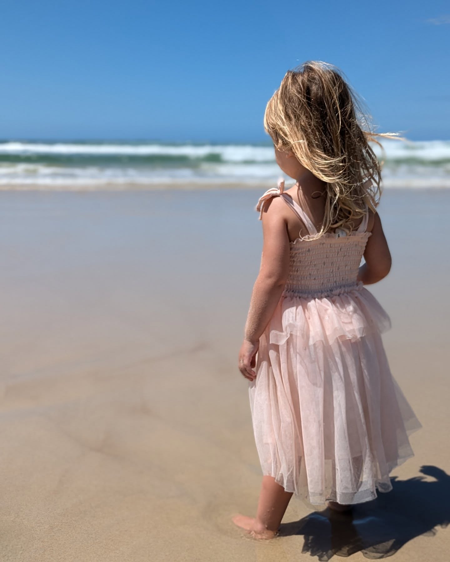 The weather has been awful today so diving into the photos, manifesting some sunshine ✨ How's the weather where you live?
#knotsandgrains #rainyday #beachdays #sandandsea #goldcoast #familybusiness