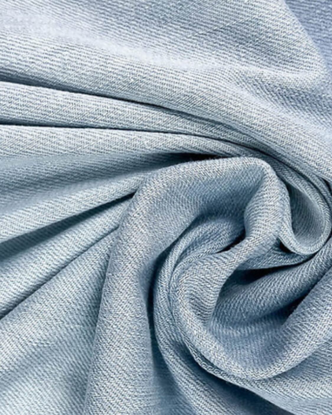 🌼 Der Frühling steht schon bald vor der Tür und mit ihm die perfekte Gelegenheit, deinen Kleiderschrank mit deinem selbstgenähtem Jeansmodell aufzufrischen! 🌈 Entdecke die vielfältige Auswahl an Jeansstoffen in tollen Farben – von sanften Pastelltönen bis hin zu kräftigen, lebendigen Nuancen. ✨ Die hochwertigen Jeansstoffe sind nicht nur strapazierfähig und langlebig, sondern auch angenehm zu tragen und sind ausserdem sehr pflegeleicht. 💖 Entdecke die Auswahl im Atelier ✨
***
🌼 Spring is almost here and with it the perfect opportunity to freshen up your wardrobe with your own pair of jeans! 🌈 Discover the wide selection of denim fabrics in great colors - from soft pastel tones to strong, vibrant shades. ✨ The high-quality denim fabrics are not only hard-wearing and durable, but also comfortable to wear and very easy to care for. 💖 enjoy the selection in my Shop ✨🫶🏼
#miasatelier #mia #fabricshop #stoffladen #chreis1 #Jeansstoffe #Frühling #Farbenfroh #Nähinspiration #DIYMode #Stoffliebe #Kreativität #Nähprojekte #FashionDesign #HandmadeFashion #Nähideen #SewingCommunity