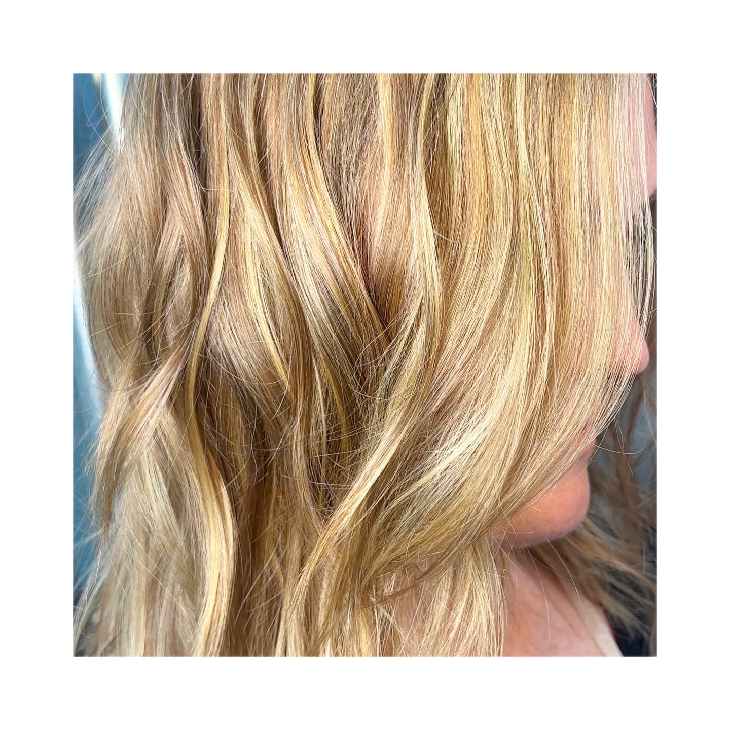 “Golden hour, but make it hair ✨🌾. This soft, dimensional blonde is giving warmth and glow from every angle! Perfect for anyone looking to brighten up their look with subtle highlights and a lived-in vibe.
#hair by Glynn @glynnnjonezzz
#GoldenBlonde #DimensionalBlonde #HairGoals #BlondeBalayage #WarmTones #HairInspo #Hairstylist #SalonWork #BlondeTransformation #HealthyHair”