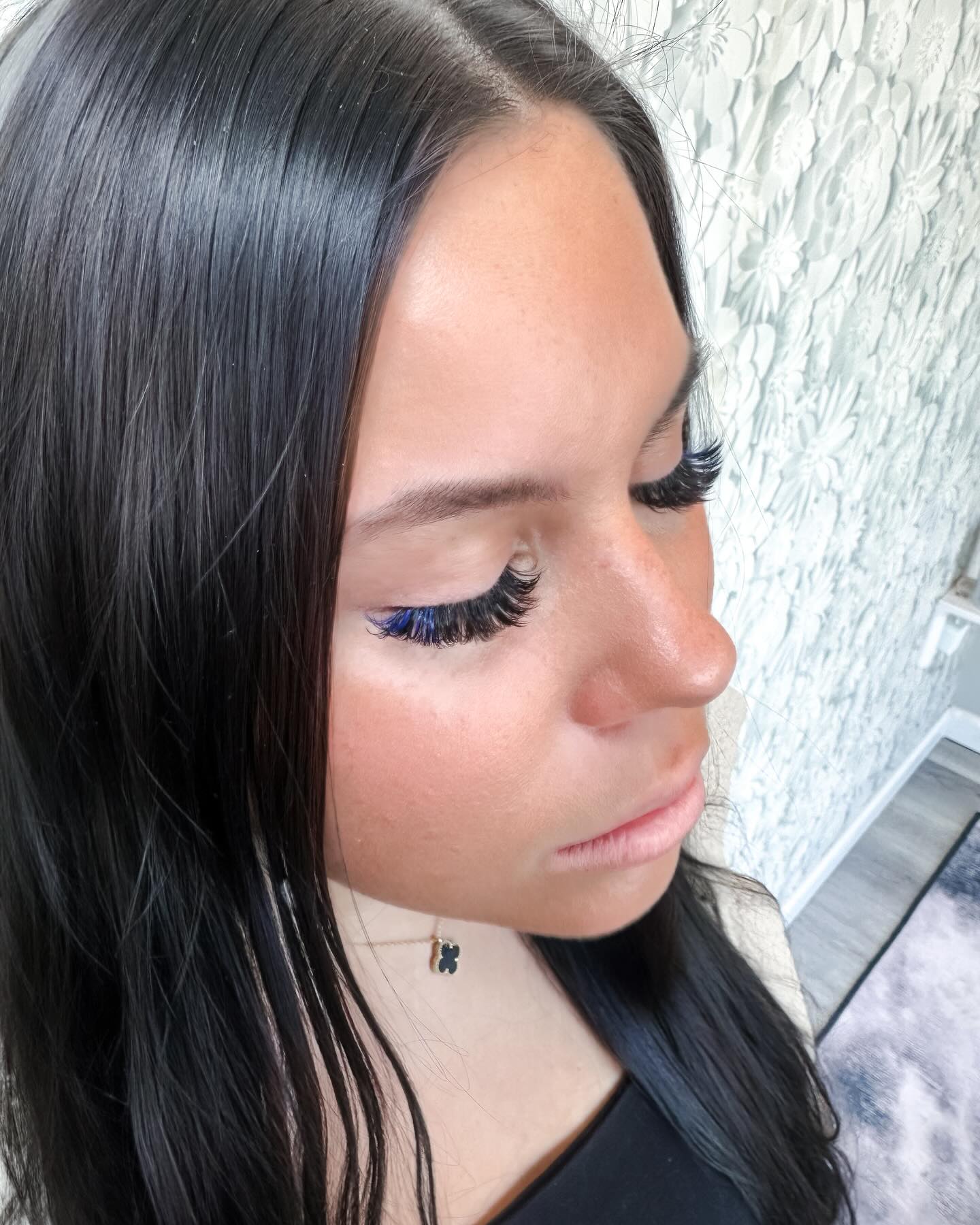 Tried & True Detroit Lions fans add blue lashes to their lash extension appointments before their first play off game!! 🙌🏼🦁💙 @detroitlionsnfl
#detroitlions #kingofthenorth #nfcchamps #detroitlashextensions #lashextensions #lashsalon