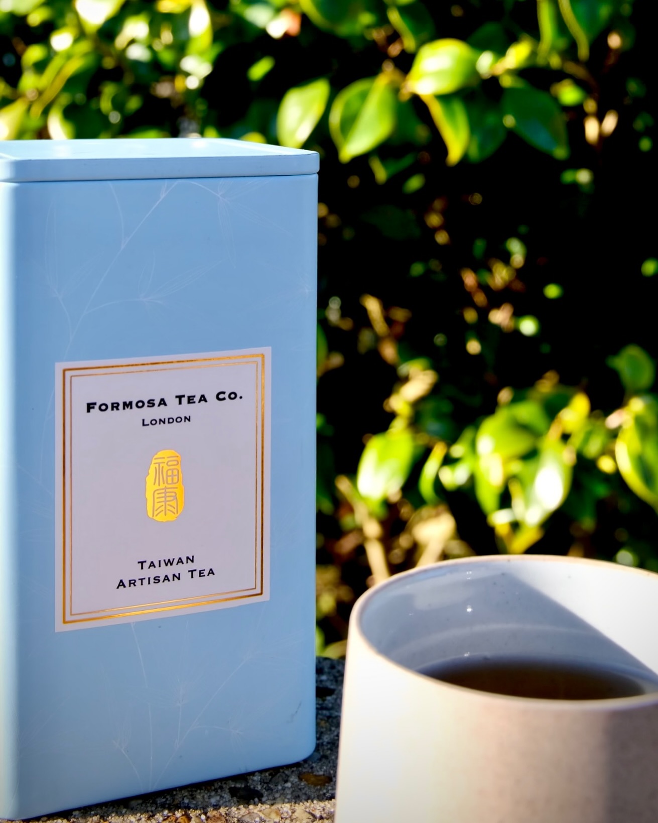 𝗪𝗵𝘆 𝗶𝘀 𝗿𝗼𝗮𝘀𝘁𝗲𝗱 𝗼𝗼𝗹𝗼𝗻𝗴 𝘁𝗲𝗮 𝗽𝗲𝗿𝗳𝗲𝗰𝘁 𝗳𝗼𝗿 𝘄𝗶𝗻𝘁𝗲𝗿?❄️🍵🔥
The secret lies in its warming energy. Our Tung Ting Oolong, crafted with meticulous care and rooted in centuries of Taiwanese tea tradition, undergoes a delicate toasting process that creates deep, earthy flavours and infuses the leaves with yang energy, naturally warming the body from within.
This winter, embrace the cosy comfort of a tea steeped in tradition and craftsmanship. 🌿☕ Perfect for chilly days and mindful moments.
What’s your go-to winter tea ritual? Share with us below!
#WinterTea #TungTingOolong #WarmthFromWithin #TeaCraftsmanship #FormosaTeaCo