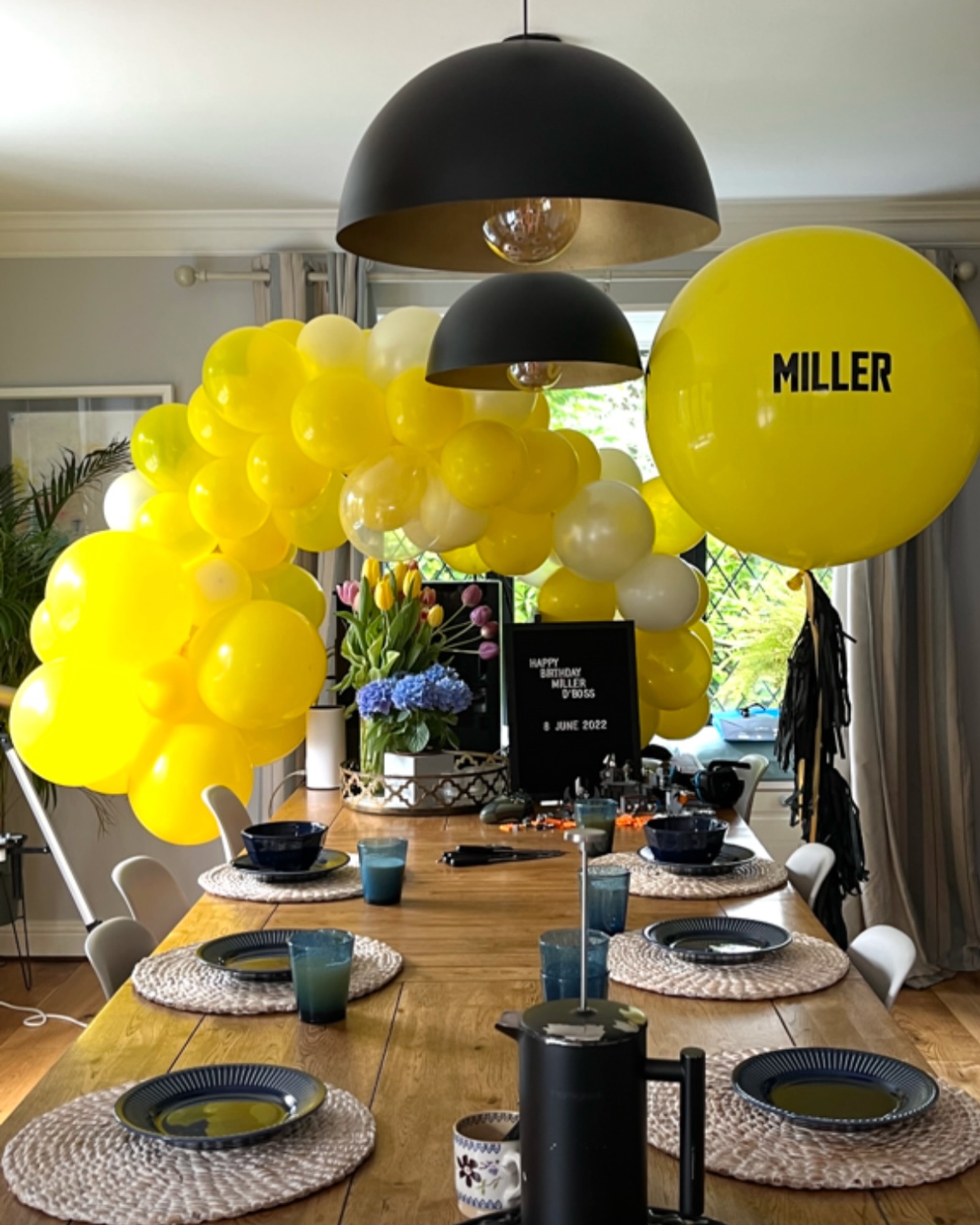 Birthdays are better with @bespokeballoons.ie 🎁 .
.
.
#biodegradable