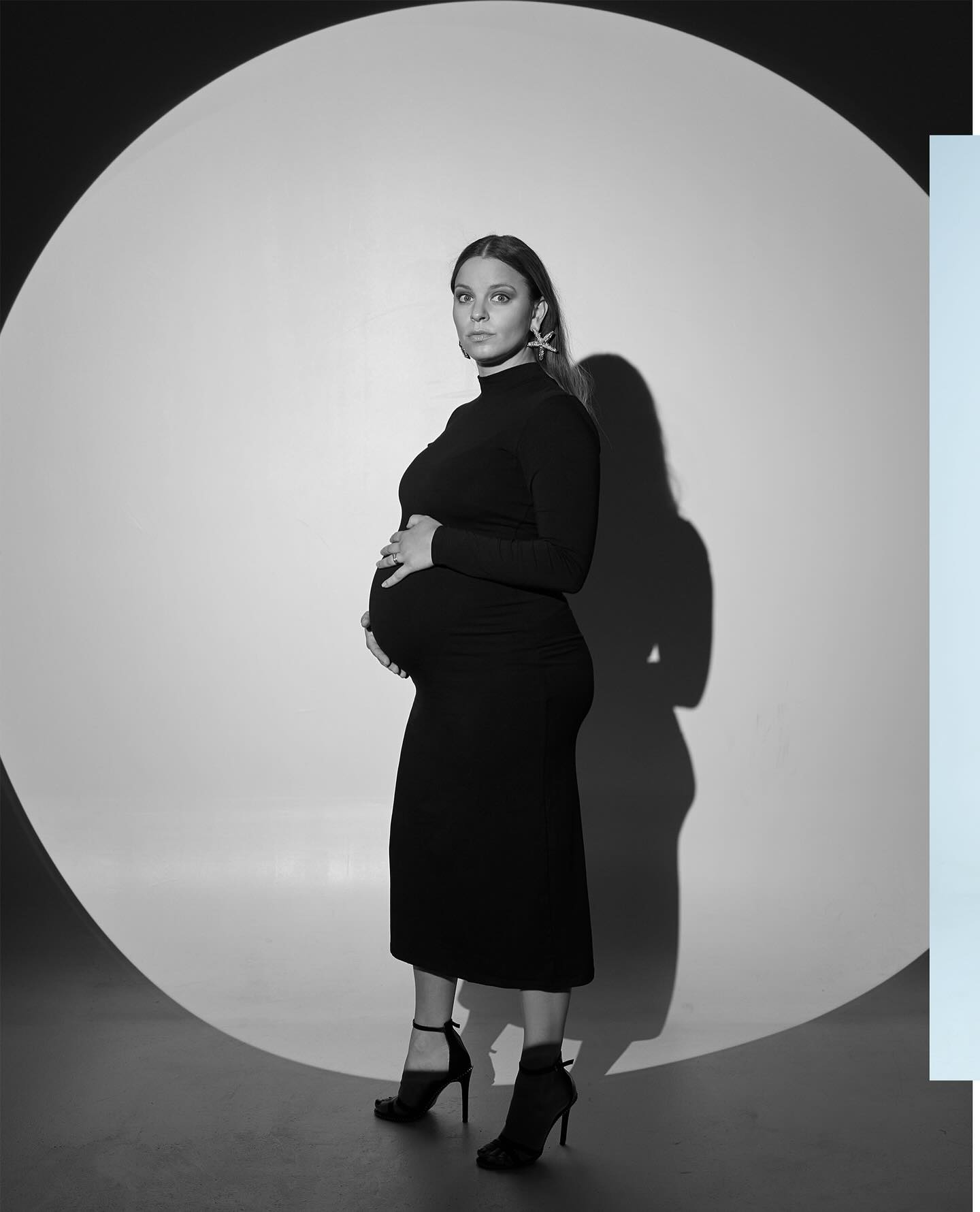 P R E G N A N C Y
@franziskabenz
@sally_hairandmakeup
Styling: @cheapmagpie
Studio
@houseofbates.de