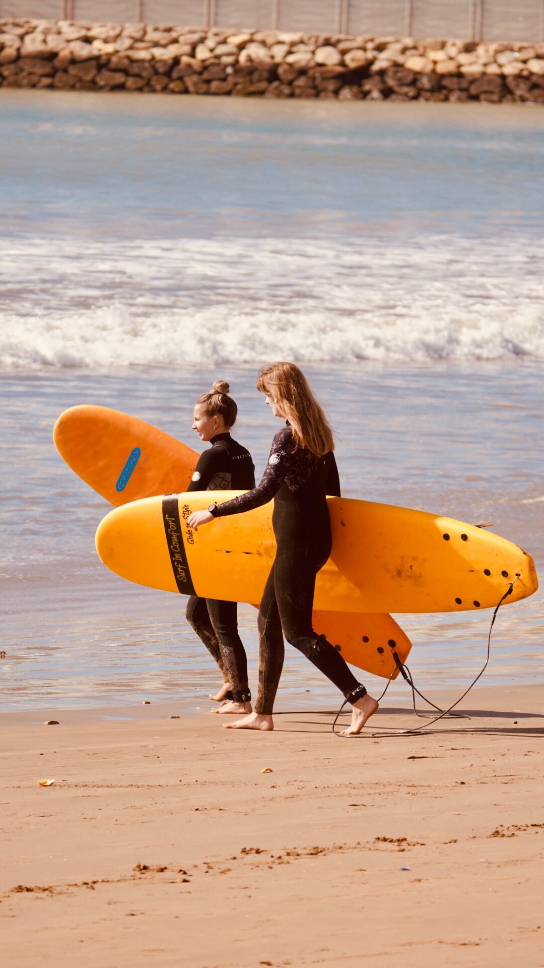 Think all surf camps are the same? 🌊 Here’s what you’ll never find at Melo Surf and Yoga… 👇
1️⃣ Overcrowded surf lessons: We keep our groups small (max. 7 students) so you get personal attention and make real progress. 🏄♂️👩🏫
2️⃣ Impersonal service: With space for only 14 guests, we offer a warm, family-like atmosphere where everyone feels at home. 🏡❤️
3️⃣ Boring food: Say goodbye to bland meals and hello to homemade, fresh, and traditional Moroccan cuisine. 🍲🇲🇦
4️⃣ Plain, uninspiring rooms: Enjoy modern design, private balconies, and breathtaking views of the ocean and mountains. 🛏️🌅
5️⃣ Stress and chaos: Immerse yourself in peace and balance with yoga sessions on our rooftop at sunset. 🧘♀️🌄
Discover what makes us different – click the link in our bio to learn more! 💻✨
#melosurfandyoga #surf #morocco #enjoy #taghazout #yoga #travel #surfingmorocco #taghazoutbay #surfing #tamraght #surfcamp #surfcampmorocco #surfcamptamraght #solotravel