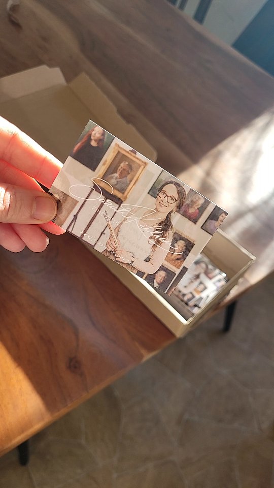 My new business cards arrived 🥳🥳
A big THANKS to everyone who voted for my new designs and helped me choose!
#academisartwork #realisticartwork #personalizedart #artiststudios #studioviews #classicalportrait #classicalrealism
#contemporaryfigurativeart #realisticportrait #contemporaryportrait #contemporaryartists #fineartportrait