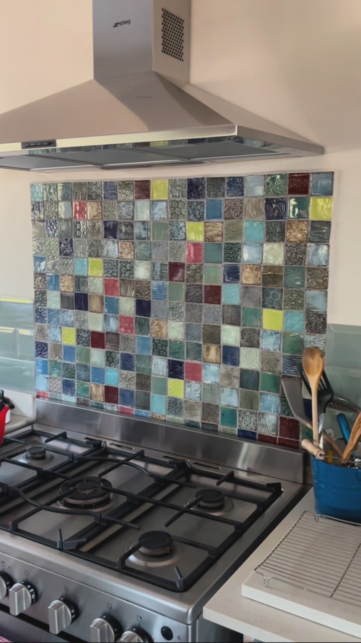 When your friend wants a backsplash for her new kitchen, and it becomes a massive “spanpoging” where everyone pitches up to help and produce the (what feels like a million) little tiles. This was a lovely project with lots of texture and colour. With every kiln opening I was like a kid in a candy store.
