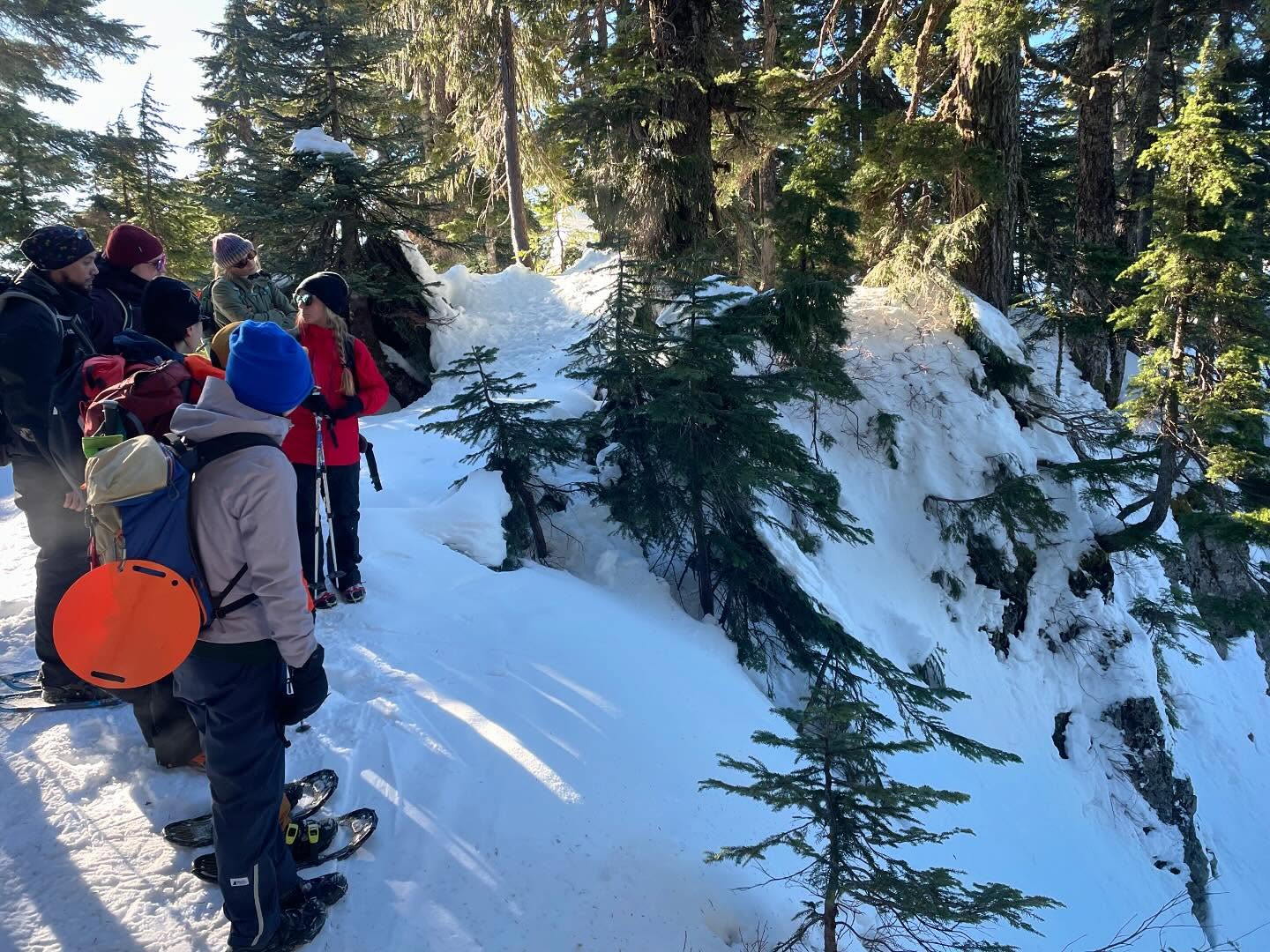 Weekend spent out formalising avalanche knowledge and skills. It’s always interesting being part of course where participants have a range of experience and purposes. I find that it gives me more things to consider and reflect upon whether out recreating, guiding, or training.
#trainjng #outdoors #adventure #risk #mountains