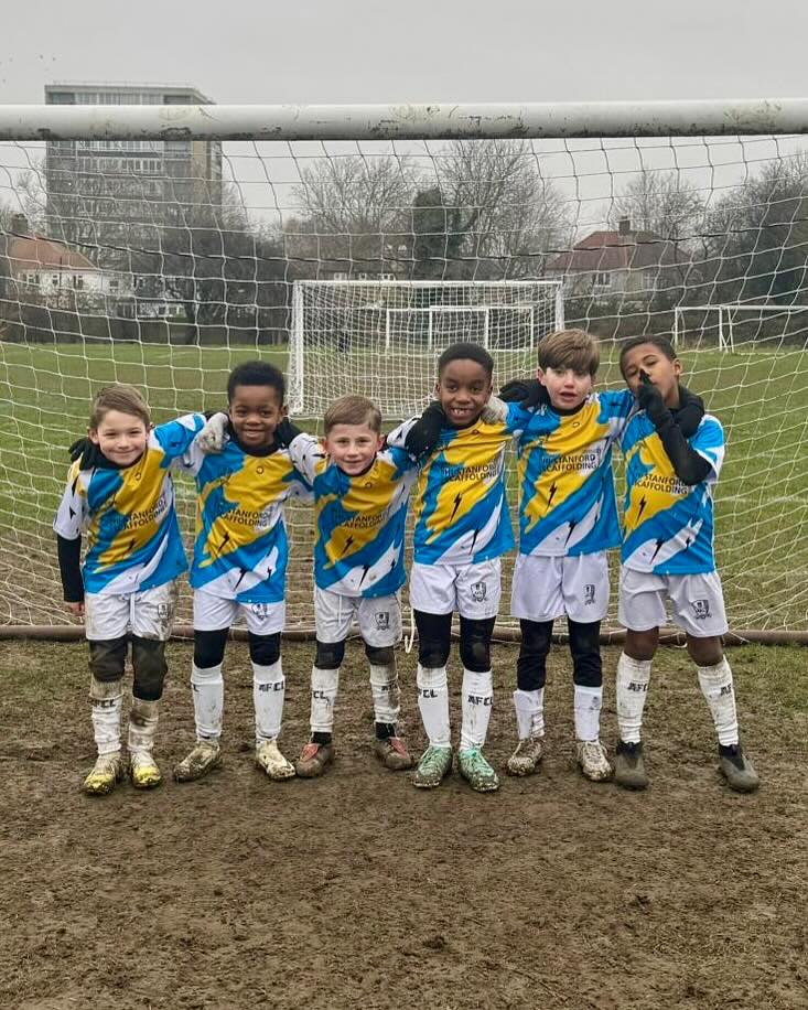🚨 U7 Blues are through to the SELKENT Cup Final! 🚨
What an incredible achievement in their first season! Let’s keep pushing ⚽🏆