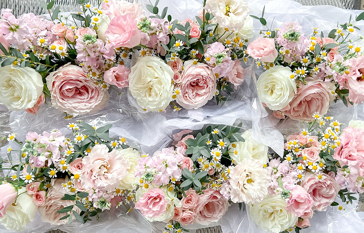 Soft and whimsical pinks šø