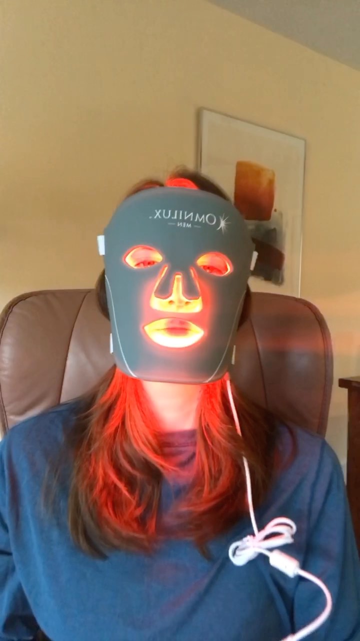 Red light is my new fav anti-aging tool. It..
💪🏻boosts collagen production, keeping skin strong
❤️🩹reduces inflammation, helping skin heal bc it also ⬇️
🩹improves cellular repair & regeneration.
I’m an @omniluxled girlie now 🥰✨
#omnilux #redlight #ledlights #antiaging #aginggracefully #aginggratefully #holisticwellness #holisticskincare #skincare #skincaretips